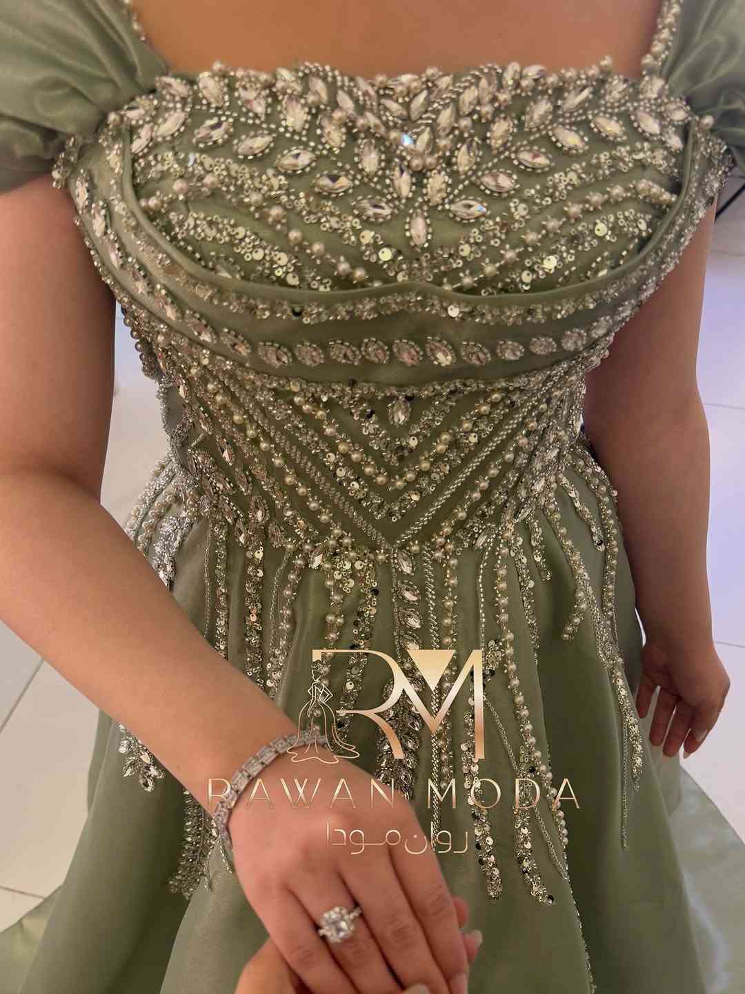 ‎هنا كل ماتحلمين به 🧚🏻
‎ولكن بطريقه مختلفه

‎لێره‌ خه‌ونه‌كانت به‌ دیبێنه
‎به‌لام به‌ شێوه‌یه‌كی جیاواز 💁🏻‍♀️

‎عنوان : كركوك- شارع المحافظة - قرب فندق صنوبر

***********☎️
***********☎️

#photo #instagram #followforfollowback #follow #explore karkuk slemani model bride bridal bridalmakeup salon makeupartist photography instagood instagram wedding weloveshopping drees dress shoping post reels reelsinstagram

نص مكتوب في الصور:
- RAWAN MODA روان مودا
- RAWAN MODA
- روان مودا
- RAWAN MODA روان مودة