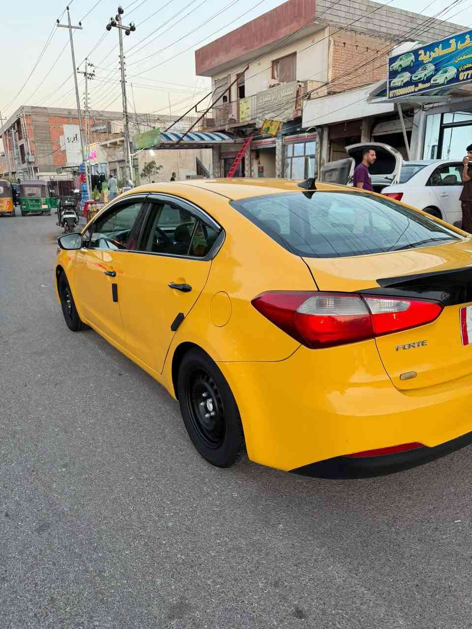 سلام عليكم لبيع فورتي موديل 15 رقم بغداد بسمي وارد امريكي ضرارها بس باب السايق وسونار مرفق بل صور سياره جديد وليبل واحد مكينه جدياي مكينه وكير مكفولات تخم تاير جديد صدر خلفي امامي جديد تبريد ثلج سياره جاهزه سعرها 93 وبيهه مجال مكاني ديالي بعقوبه التحرير ***********
