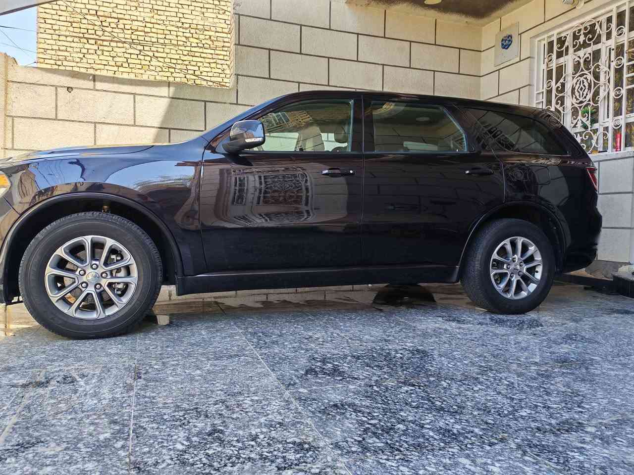 السلام عليكم السلام عليكم 
دورنكو 2018
فئة GT  محرك 3600 فول مواصفات 1/1 وارد امريكي كشن سياحي 
شاشه كبيرة
حادثها بنيد فقط تعديل وصبغ والباقي كله كفالة 
جنطه كهرباء 
توقف ذاتي 
قياده ذاتيه
دخول ذكي بدون مفتاح. تشغيل عن بعد 
لايت زنون
أشاره هايلوجين 
كشافات زنون
كشنات كهرباء تدفئه تبريد ماشيه ٨١٠٠٠ ميل
تدفئه ستيرن 
محرك3600
كير 8 نمر
تبريد 3قطع 
خزن ميموري
شفتات ستيرن 
 توقف ذاتي أنظمه قياده أيكو سبورت
 رقم ميسان مشروع وطني بأسمي
  مكان السياره العمارة ميسان
السعر ٢٣٥ مع مجال بسيط 
رقم صاحب السيارة 
***********

