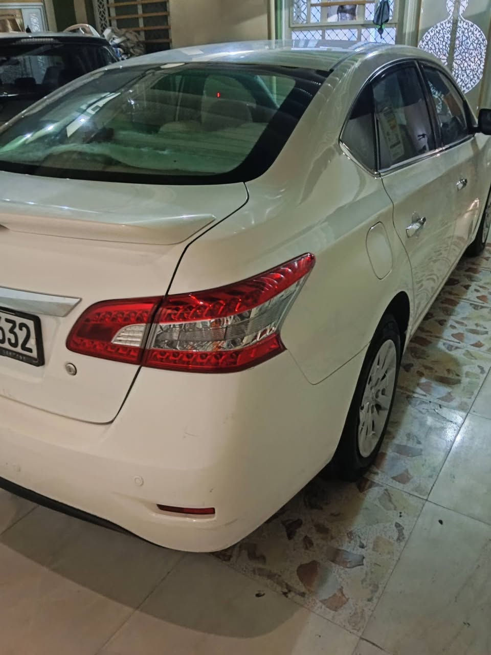 نيسان سنتره 2019مكفوله السعر115ورقه العنوان ديالى ***********
