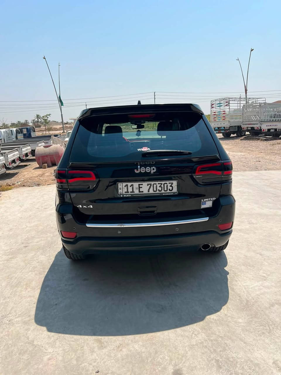 @سلام عليكم 
جيب Jeep شيروكي موديل 2017 سياره داخل كلين  
وحاليا بيها ثلاثه قطع صبغ فقط بدون دواخل 6 سلندر بنروما فول مواصفات لمتدت سعرها ب 165$ وبيها مجال /***********
