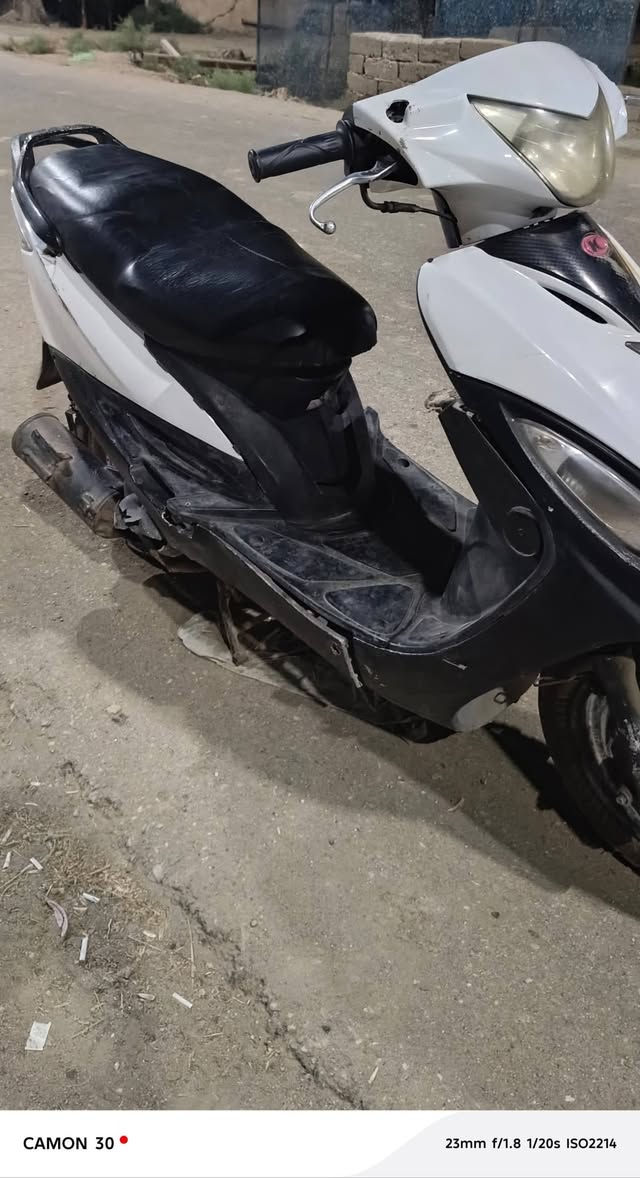السلام عليكم ورحمة الله وبركاتة
درجه جي فور كامكو البيع مفتوحه 

درجه حلوه شلعه ومعدل  +كلشي شغال بيها سلف شاير بكلايت الايت حساس سلف شغال هوران  

نقصه فقط باتري فقطط وترتيبات شي بسيط بيها 

سعر 275 وبيه مجال رقم هاتف وتساب*********** 

مكاني ناصريه سوق الشيوخ كرمه بني سعيد ناحية الطار

نص مكتوب في الصور:
- CAMON 30 23mm f/1.8 1/33s ISO2356
- CAMON 30 23mm f/1.8 1/20s ISO2228
- CAMON 30 •	23mm f/1.8 1/20s ISO2214
- CAMON 30 • 23mm f/1.8 1/33s ISO1852
- CAMON 30 23mm f/1.8 1/20s ISO3077