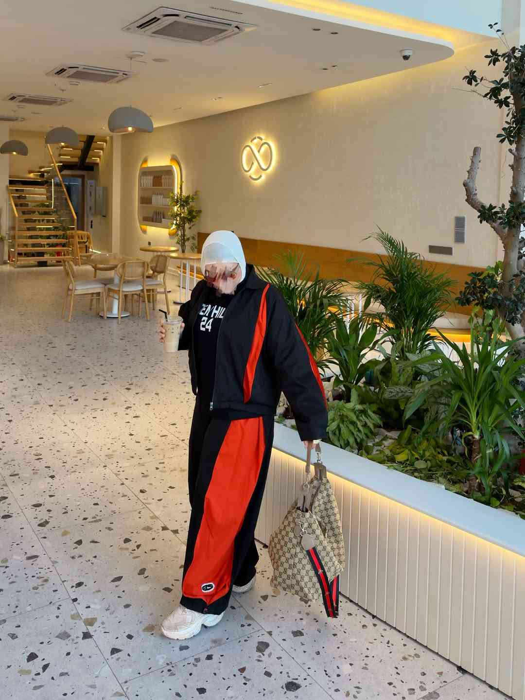 New Autumn Collection🎃🍁🍂🤎✨🧡🍑

وصل حديثآ😍✨
سوت فخم وراقي جداااا بجميع تفاصيله (الخامة تناسق الألوان والتصميم ✨🍂🍁😍)

كوالتي عالي جداااا 

البليزر مبطن من الداخل بنظام الأوڤر سايز مناسب للمحجبات 

الكيلوت واسع وفضفاض كمر مرتفع 

اللون ألأسود مطعم باللون الأورنج الساحر🍑🧡🥭

اللون الخاكي مطعم باللون الأوف وايت 

التيشيرت متوفر بمجموعة ألوان 

الحقيبة الفخمة والراقية جدااااا متوفرة بعدد محدود 😍✨🍁🎃

العدد محدود 

للأستفسار يرجى مراسلة الصفحة دايركت او عبر الواتساب لطفآ🧡✨

يوجد توصيل 🚚 سريع إلى كافة أنحاء العراق 🇮🇶 

#set #explore #outfitoftheday #style #autumn
