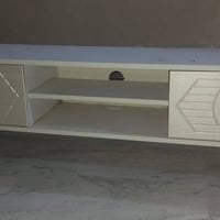 ميز • مستعمل • شهرين
