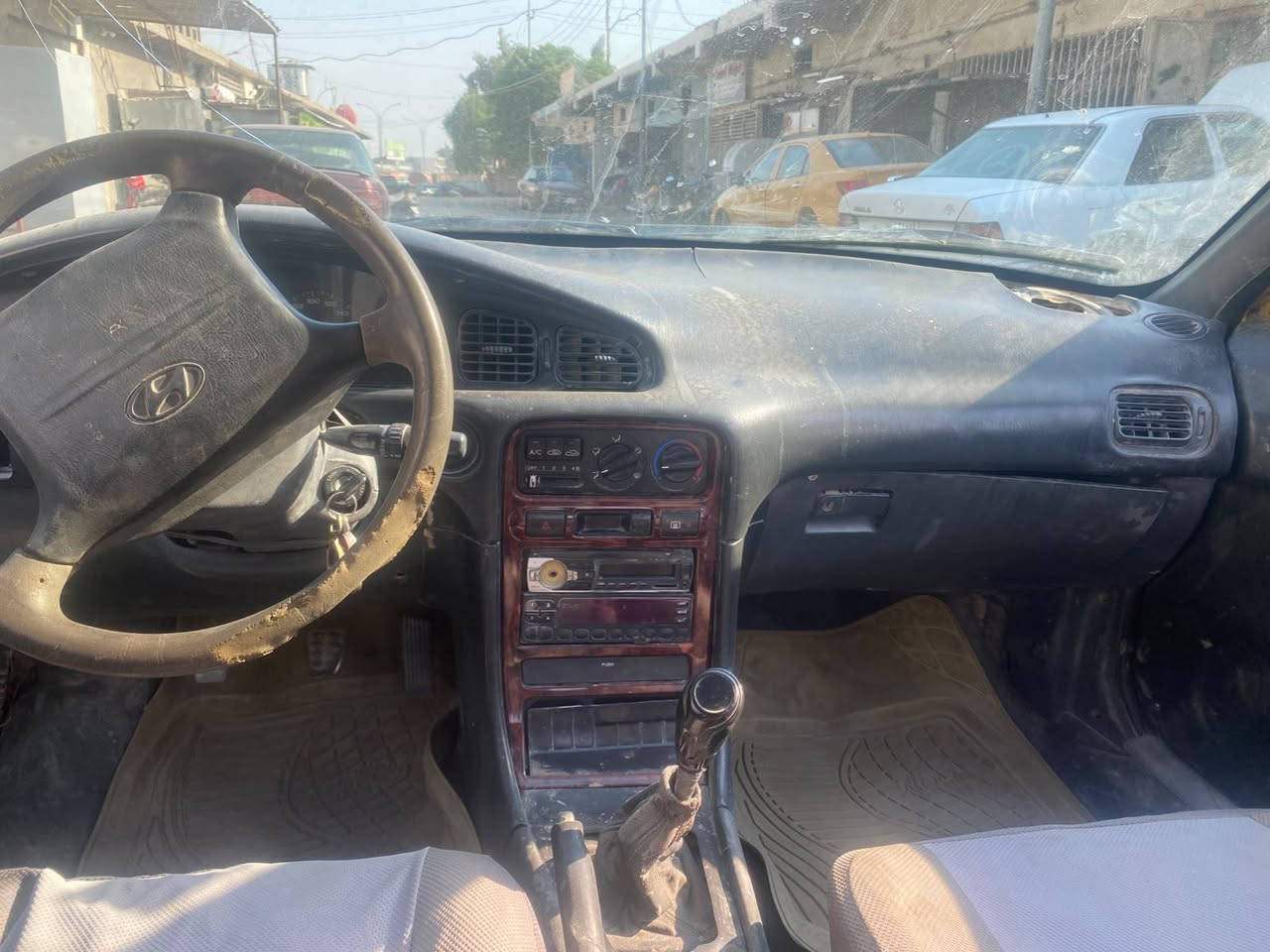 السلام عليكم سوناتا موديل 2000 سنويه لل30بسمي كير محرك تمام الباقي شوف العين سياره تعمير سعرهة 19ورقه و بيهة مجال للشراي مكاني سامراء ***********
