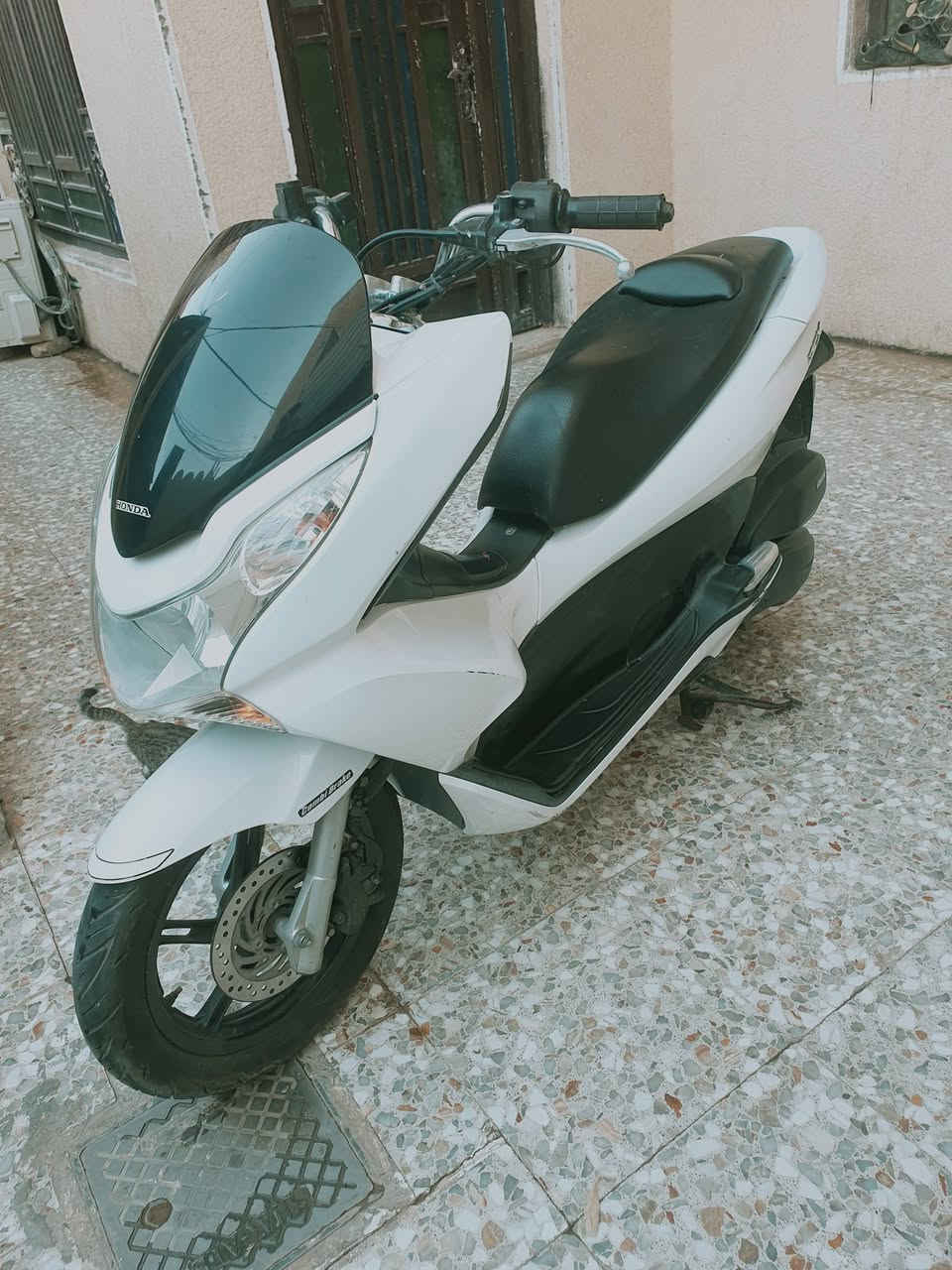 دراجه pcx جيل اول  ما مفتوحه 
التواصل ***********
