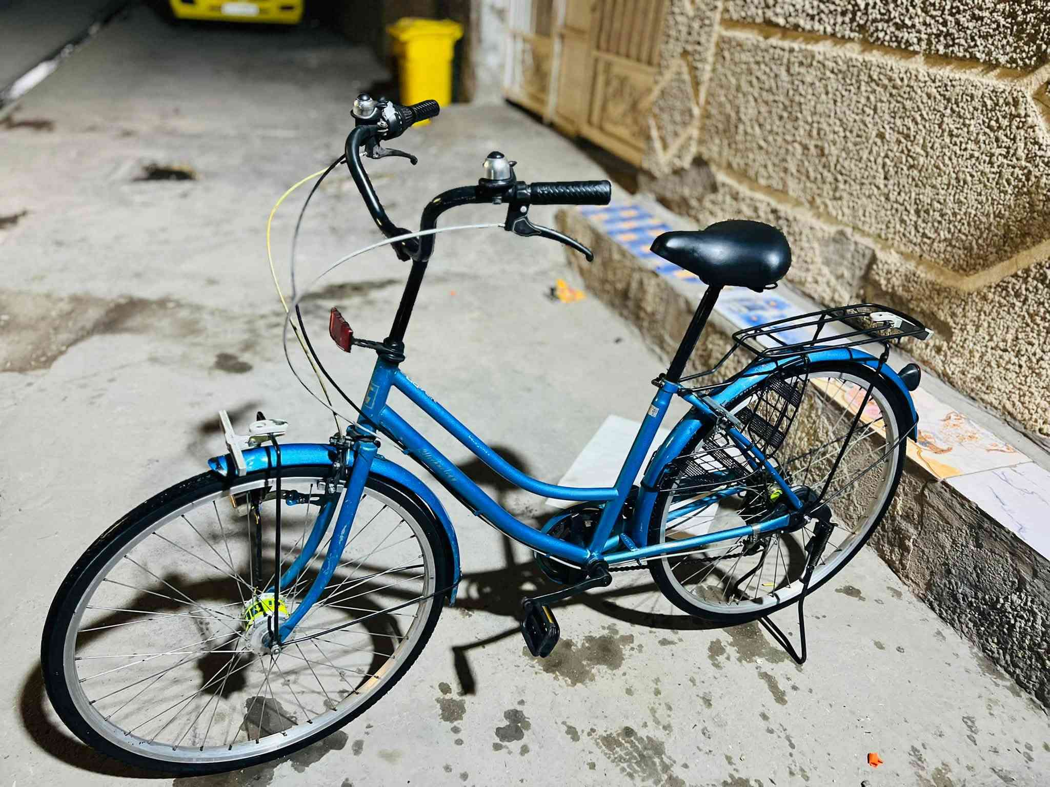 سلام عليكم
 بايكل لبيع بايكل جديد صارلي شه ال من مآخذه من شارع فاسطين موديل 17 حجم 26الرقم ***********
