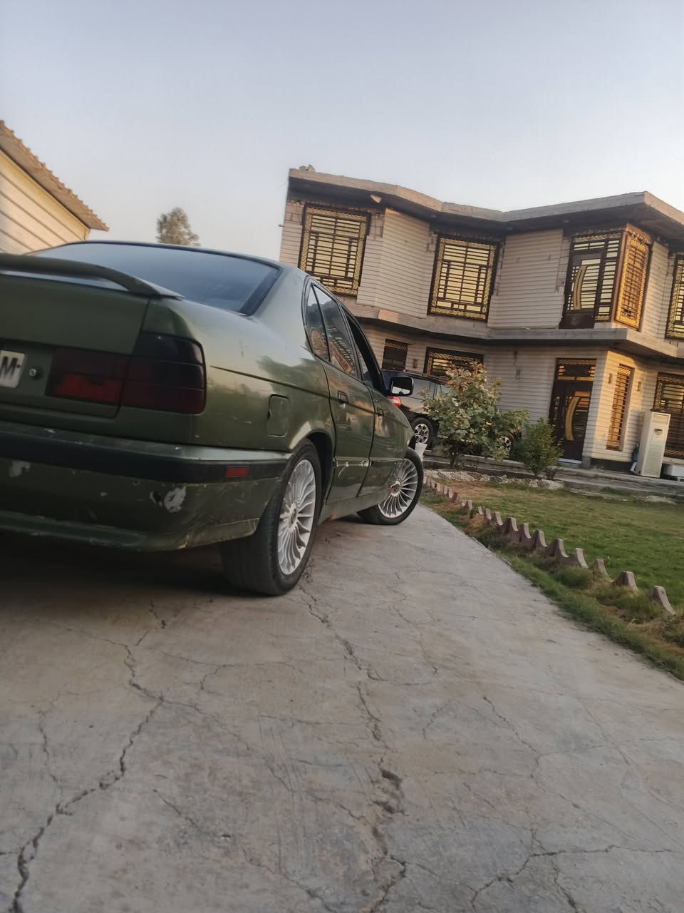 {BMW520}
1/اصل مسكر عدل موديل92 بجم عريض 
2/كير ومكينه بشرط
3/فتحه +دبل جكمجه+دبل ارباك+ستيرن كهرباء+
4/لون موميز /شرط التحويل وعقد مروري
5/رقم بغداد مشروع وطني 
6/ويل البينه اصلي+تخم تاير
7/نقص صدر خلفي 
8/نقص صبغه وتلكيط خياس
9/مكاني جبله سعر27 /وحكوجيتك ورقه/26قفل قفل معجبك السعر لا تتصل لن مابيع جوه هل سعر وبل خدمه
                       ***********
غرامات200تنزل منل سعر ونقد مابقي عليه درهمـ
ــــــــــــــــــــــــــــــــــــــــــــــــــــــــــــــــــــــــــــــــــــــــــــــــــــ
