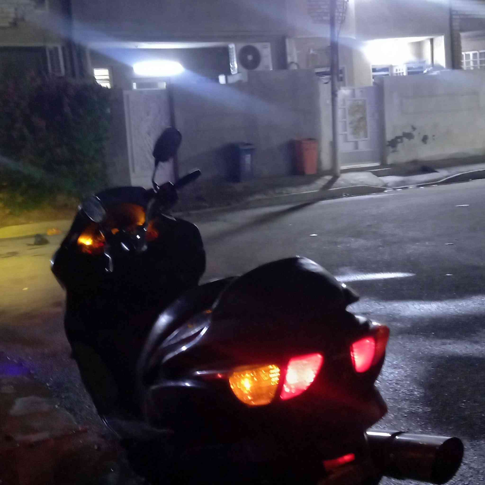 دراجه فورزه صفر تسعه عليها ادامه كامله قبل يومين بدلت ملف الشحن واتر بم فيت بم لايت زنون ٤الوان كلاجات كلها جدد ترايك للبصرة محرك لاصرف ولاتبخير صالنصه رياضي  مكاني الشعب ***********واتساب السعر ٩٠٠ الف
