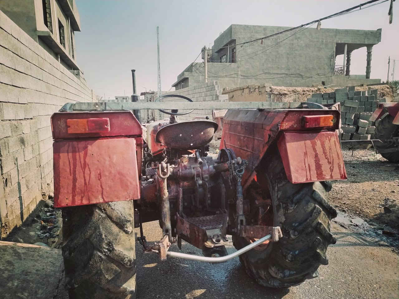سلام عليكم للبيع مكينه عنتر محرك كير كله بشرط بس نقص الجاهز مايشتغل بعد كله كامله كدام عينك بيها سنويه ارقام ماكو السعر 4 وبيه مجال ***********
