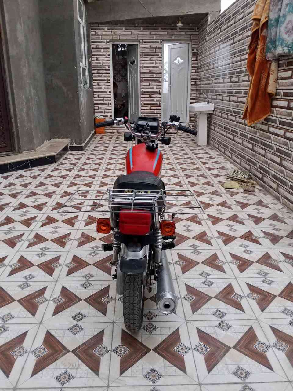 السلام عليكم دراجه نامه شلامجه اوراق اصولي كامله مكاتبه ب اسمي موديل 2019 دراجه مفتوحه 
كهربائيات كله شغاله دراجة كلشي ما ناقصه شلعه ومعدل 
السعر 750 وبيه مجال بسيط للشراي ***********
مكاني ناصريه مركز
