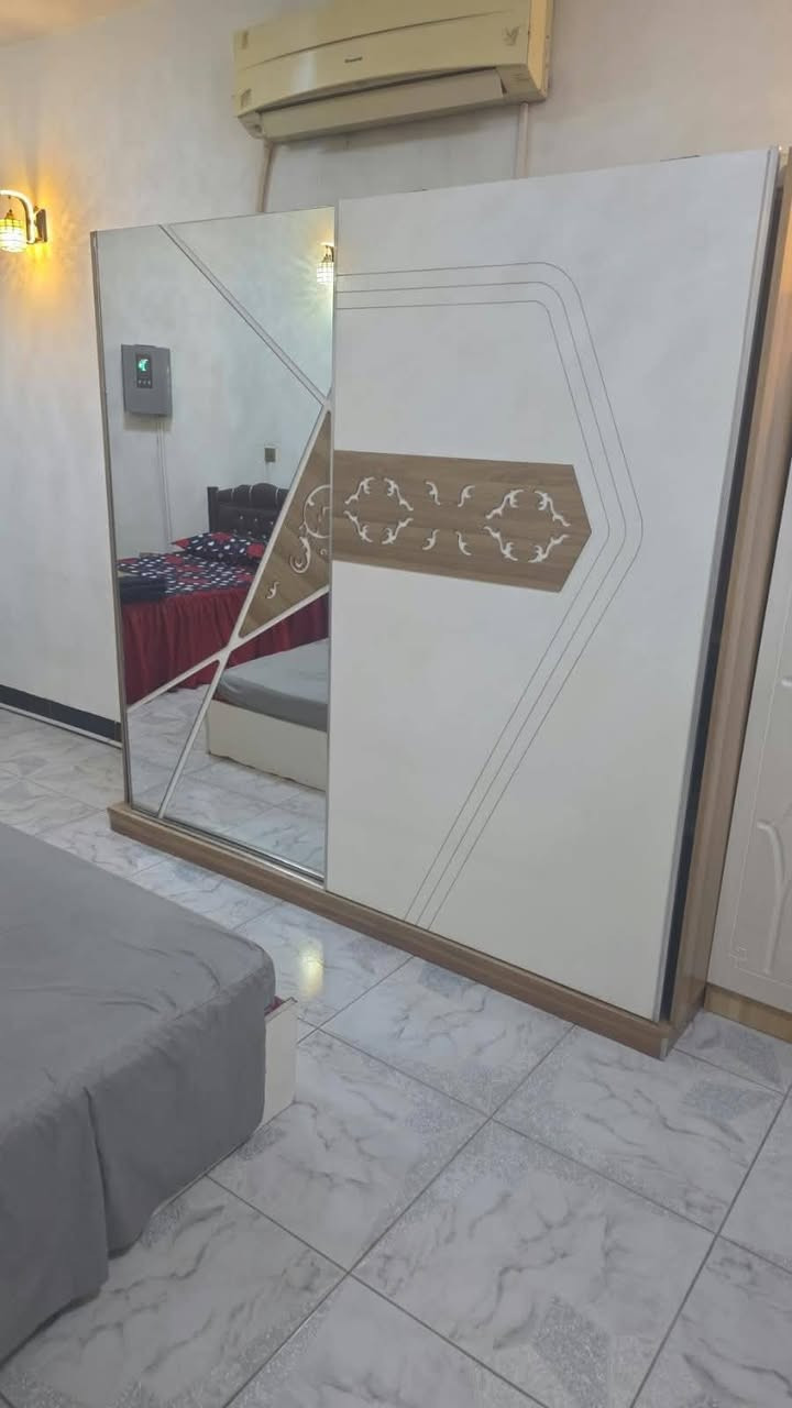 السلام عليكم... غرفة نوم تركي درجة اولى 9 قطع لون رصاصي للبيع.. مكانها بغداد. المنصور..
وغرفة ثانية 5 قطع للبيع وبنفس المكان. اي استفسار على الخاص
