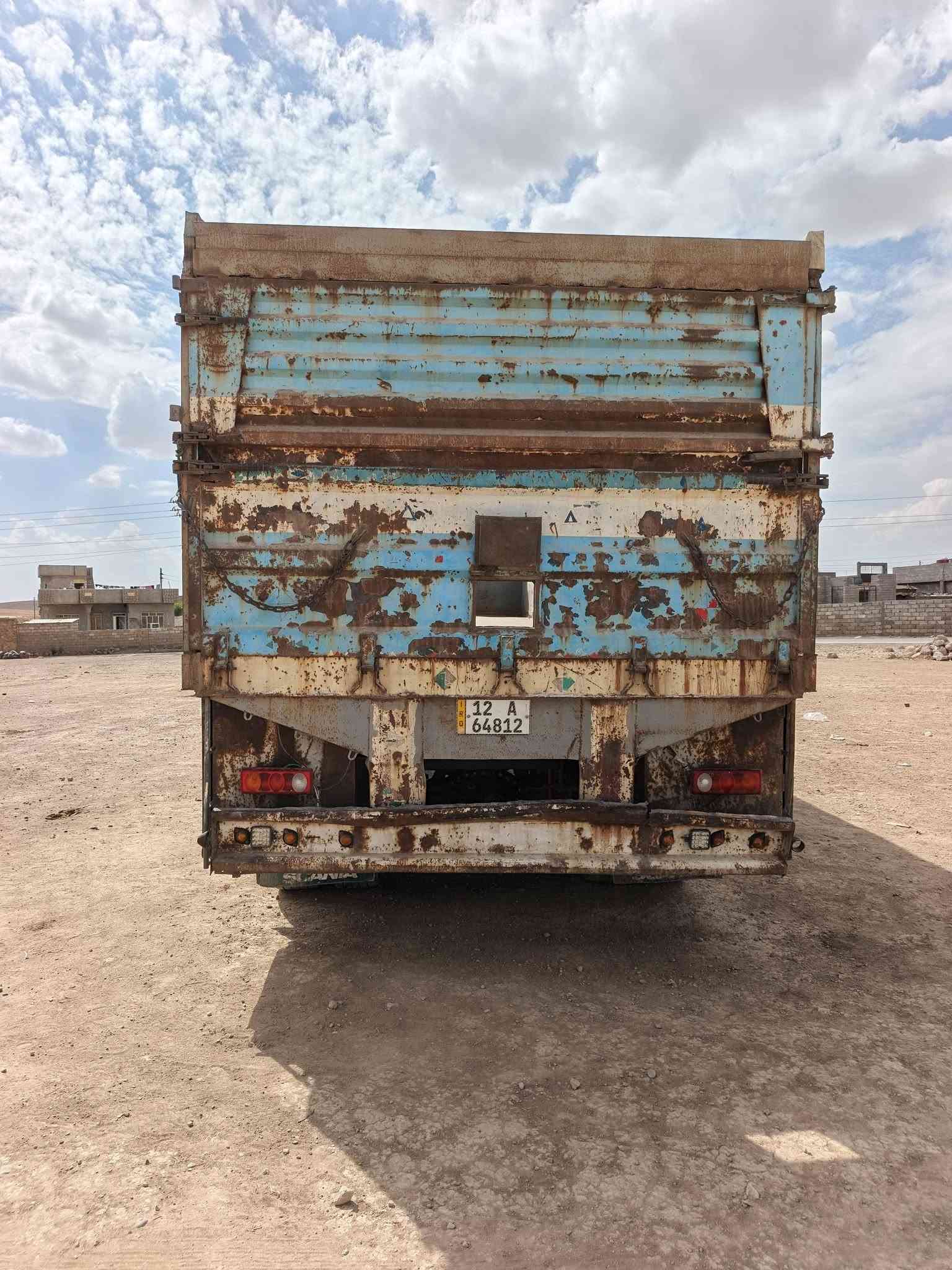 عربانة للبيع شاصي ألماني دناكير سربس
الطول ١٢  وربع العنوان موصل قرب محطة تعبئة الضاحي السعر ٧٠ وبي مجال  
***********
***********
