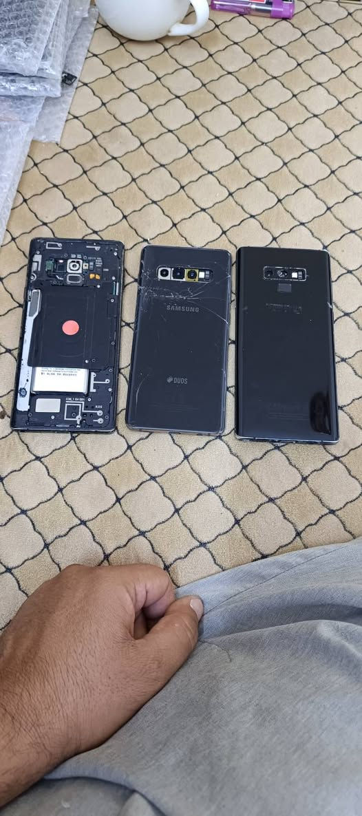 السلام عليكم اربع اجهزه للبيع واحد شغال بي ضرب بلشاشه تلاثة نوت 9 واحد S 10 بلص وتفاصيل داخل المنشور السعر شلع ب 250 
***********
