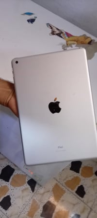 آيباد ٩ • ٦٤ • مكفول