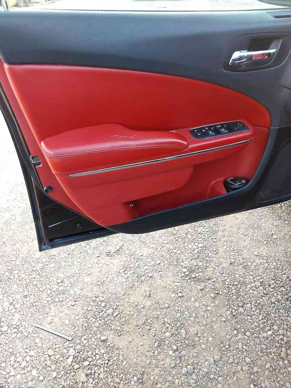 السلام عليكم غرفةجلد خليجي لون احمر السعر ٤٠٠ وبيه مجال مكان الناصرية الشطرة الاتصال على الرقم ***********
