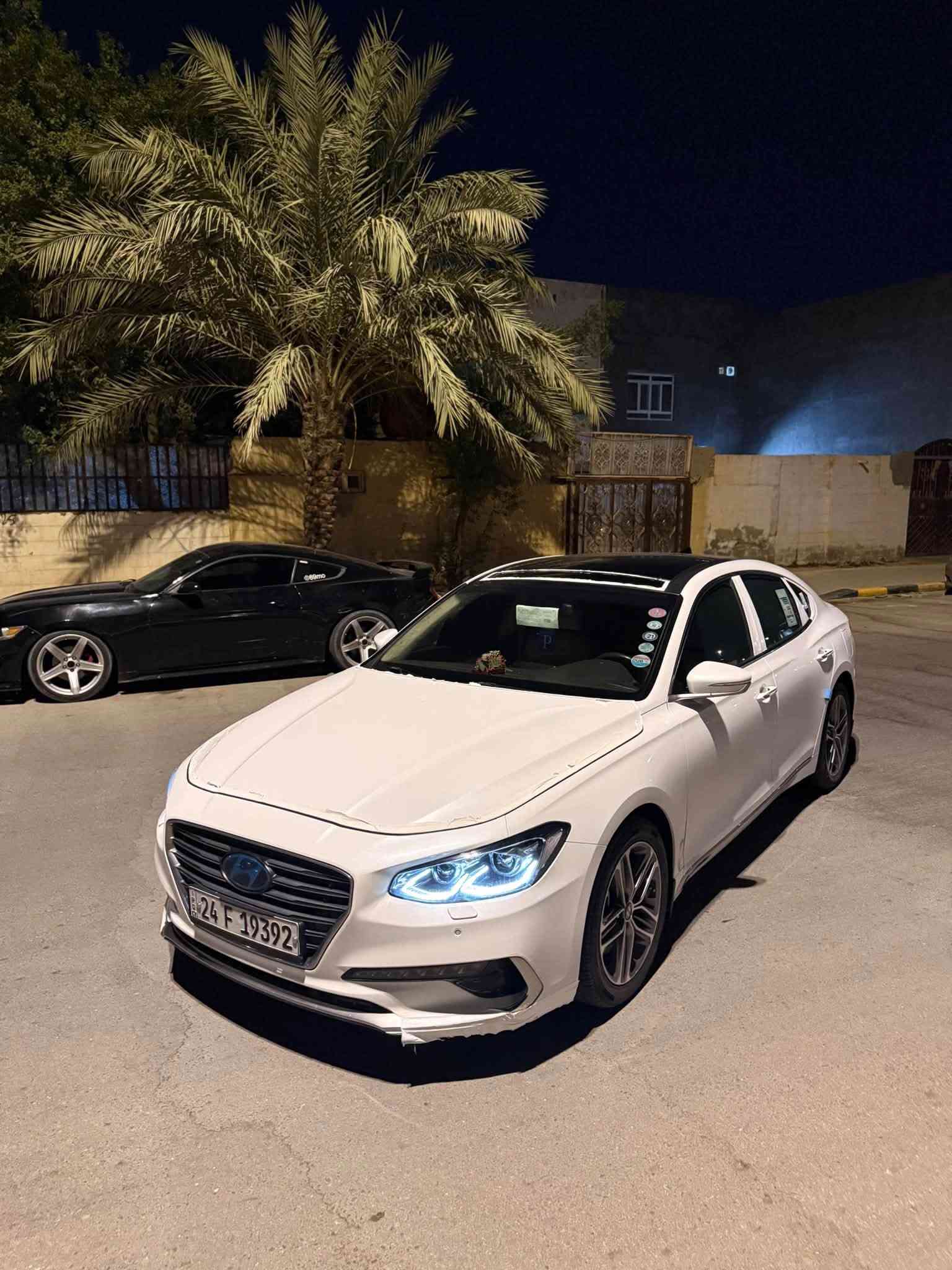 السلام عليكم للبيع او مراوس بجارجر 5.700
ازيرا 2018 خليجي فول مواصفات 
-بصمة
-بانوراما 
-كشنات جلد-تدفى -كهرباء
-بردات خلفيه بلاديه
-مكينه3500
-حساس خلفي امامي
مكينه وكير مكفولات حدادية جديده
بيها شبر بلجاملغ الامامي صبغ
السعر 170 وبيه مجال
الاتصال ***********
