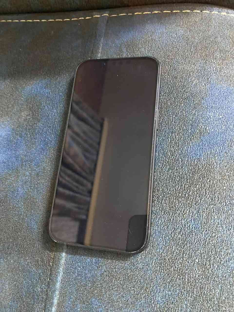 Iphone 16e للبيع
الذاكرة : 128GB
البطارية : 96
المنشأ : امريكي
السعر : 500,000
للتواصل : ***********
الملحقات و الباكيت الاصلي متوفر

نص مكتوب في الصور:
- 5:37 33 Battery Health Battery Health Normal This iPhone battery is performing as expected. About Battery & Warranty... Maximum Capacity 96% This is a measure of battery capacity relative to when it was new. Lower capacity may result in fewer hours of usage between charges. Cycle Count 306 This is the number of times iPhone has used your battery's capacity. Learn more... Manufacture Date November 2024 First Use July 2025