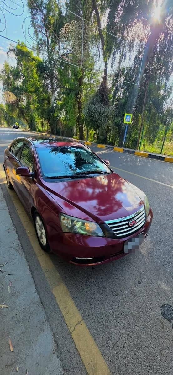 🚗 للبيع: جيلي امجراند موديل 2012 🚗
​المواصفات العامة:
​النوع والموديل: جيلي امجراند (Geely Emgrand)
​سنة الصنع: 2012
​اللون: مارون 
​المحرك والجير: محورة محرك وكير كورولا حجم 1.8 (4 سلندر)
​ناقل الحركة: أوتماتيك
​الوقود: بنزين
​المسافة المقطوعة: 215,000 كم
​اللوحة: نينوى (الموصل) - خصوصي
​البودي: صبغ عام
رقم التواصل: ***********
