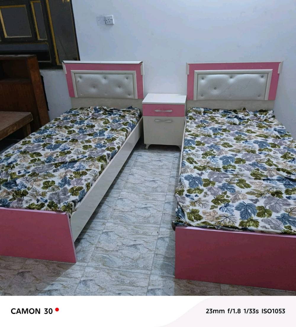 عرفة اطفال للبيع سعره 100وبيه مجال