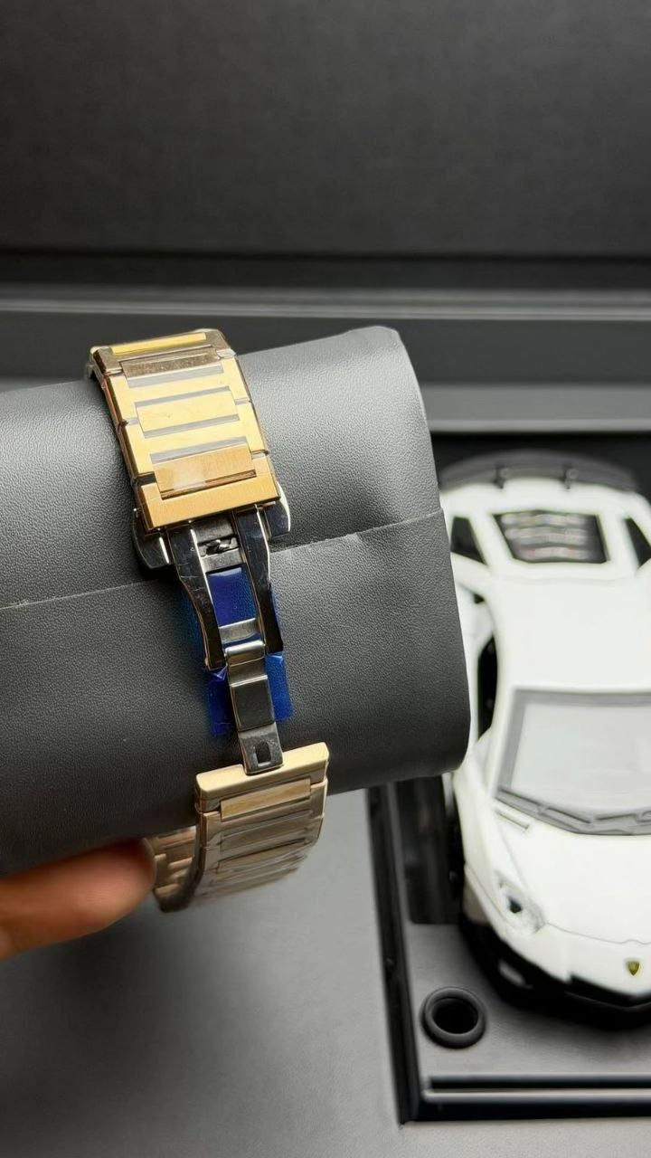 ⸻ LACZ DENTON – Classic Automatic Edition Model Number: LD-9107 ⌚ ساعة أنيقة بتصميم كلاسيك عصري، تجمع بين البساطة والفخامة ومناسبة للاستخدام اليومي 🔥 المواصفات: • مكينة أوتوماتيك (تشتغل على الحركة – بدون بطارية) ⚙️ • 21 Jewels حركة داخلية دقيقة • زجاج خلفي شفاف يبين المكينة 👀 • هيكل ستانلس ستيل عالي الجودة • مقاومة للماء 100m💧 • عرض تاريخ داخل الميناء 📅 ✨ تصميم راقي يبرز الذوق العالي والفخامة 📦 تجي مع بوكس أنيق + ضمان فهد للساعات – ثقة وجودة بكل تفصيلة ⌚🔥
