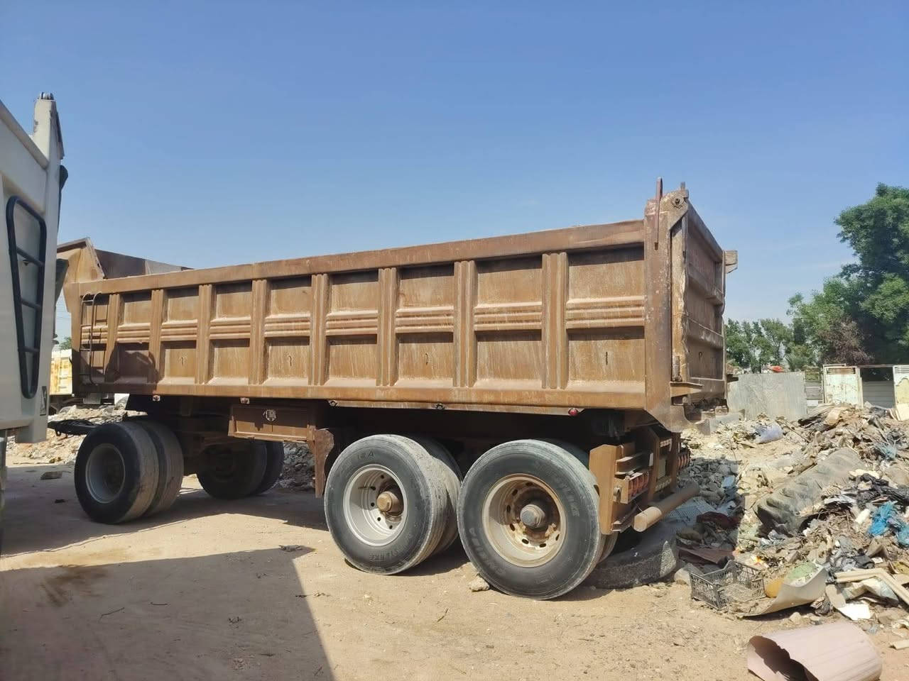 مقطوره للبيع سعر 95 وبيه مجال مكاني نجف رقم راعيهه***********
