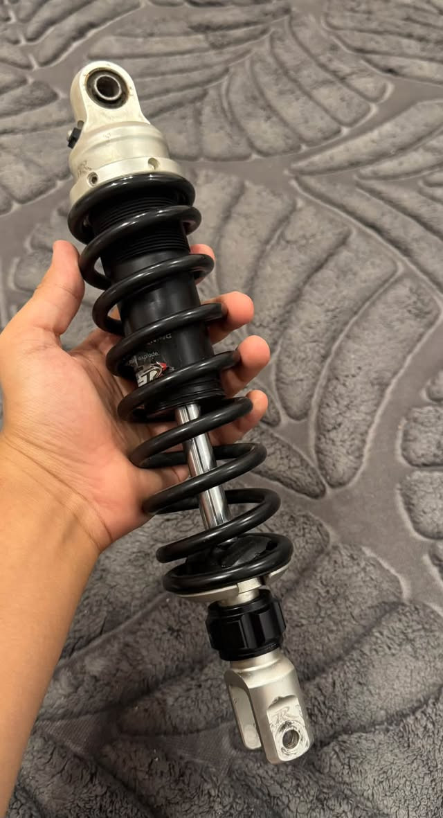 سلام عليكم نواعم ماكس للبيع
1-دبل خلفي رياضي اصلي شركة DOUBLER  ب30الف 
2-كفر اربعه ولف بس مصبوغ صبغ بلاستك بي ليطه مكسوره ما مئثره ع نصبته مابي صفاح هوه والمازده السمائيه ب30 
3-صالنصه ستيل  ب35 
4-يدات بريك سمائي RGS اصليات ب15
5-عضمات سمائي ب7
6-سبايدر ب10
7-قبق شاصيRGS سمائي ب5
8-تعلاكه سوده ب5
9-دواسات سمائي ب5
10-قبق عنبار TWPO ب5
11-قبق فلاوين WFسمائي ب15
مكاني كربلاء ماعدي توصيل للتواصل ع رقم *********** للعلم الغراض سعرهن قفل مابيهن مجال
