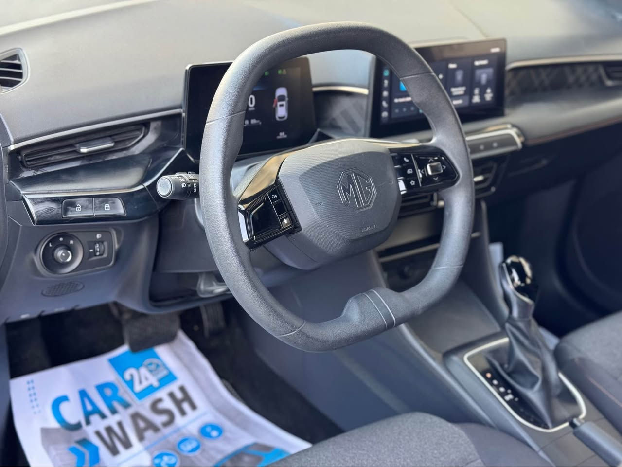 MG3 
2025 
ماشي 16 كم 
شاشه كامره 
حساس خلفي 
بعدها داخل الضمان 
رقم بغداد 
بيها بارد بين بابين الصدر 
*********** 
*********** بغداد, العراق
