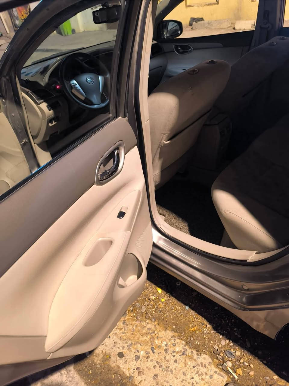 السلام عليكم نيسان سنتره ادوات ادوات كصه جنطه
كير محرك كفاله تبريد ثلج قطعتين 🥶 بيهه رقم دياله فقط بدون   سنويه  تخم تاير سياره حلوه والياخذهه بل عافيه عليه سياره مال تكسي حلوه صرفيه ماكو انسه صرفيه مكاني بصره السعر 40 وبيهه مجال قليل رقم ***********
