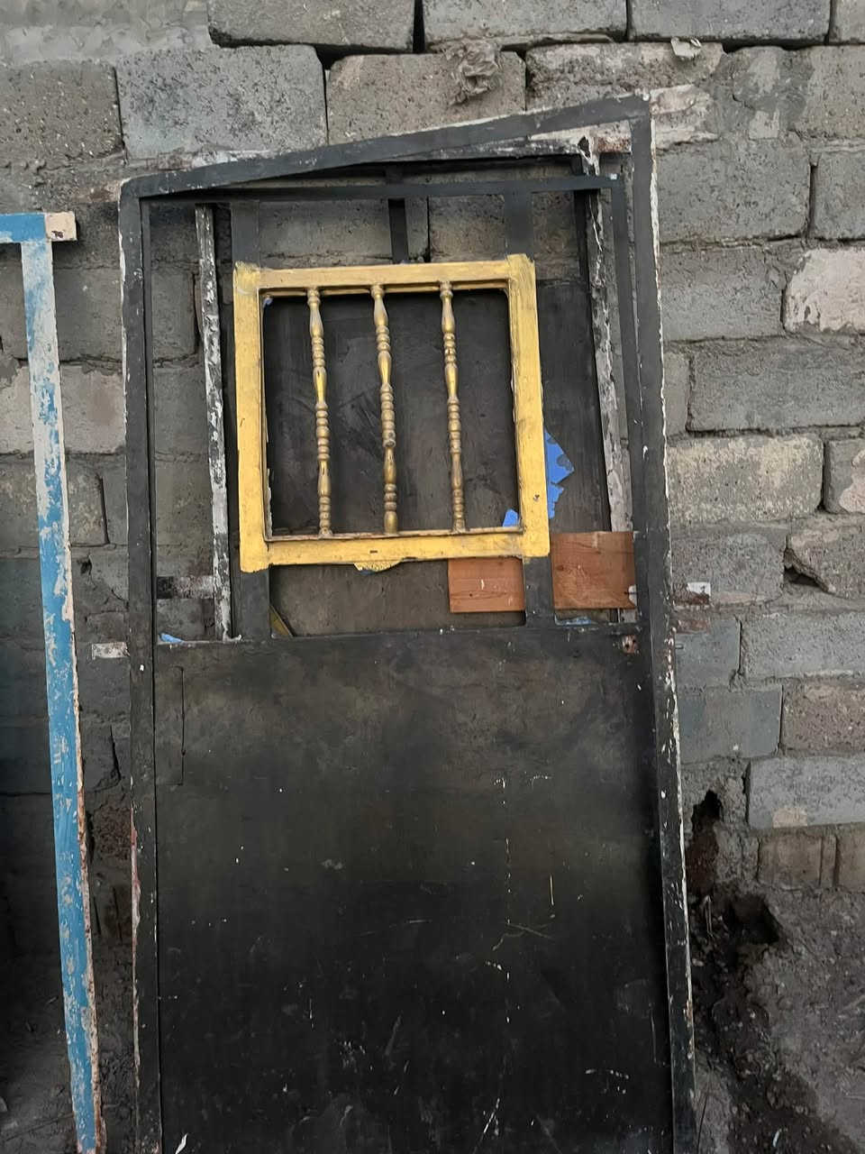 بوب وشبابيك للبيع وتانكي نطيف حيل ايشي يعجبك صورتة ودزة واتساب
***********

