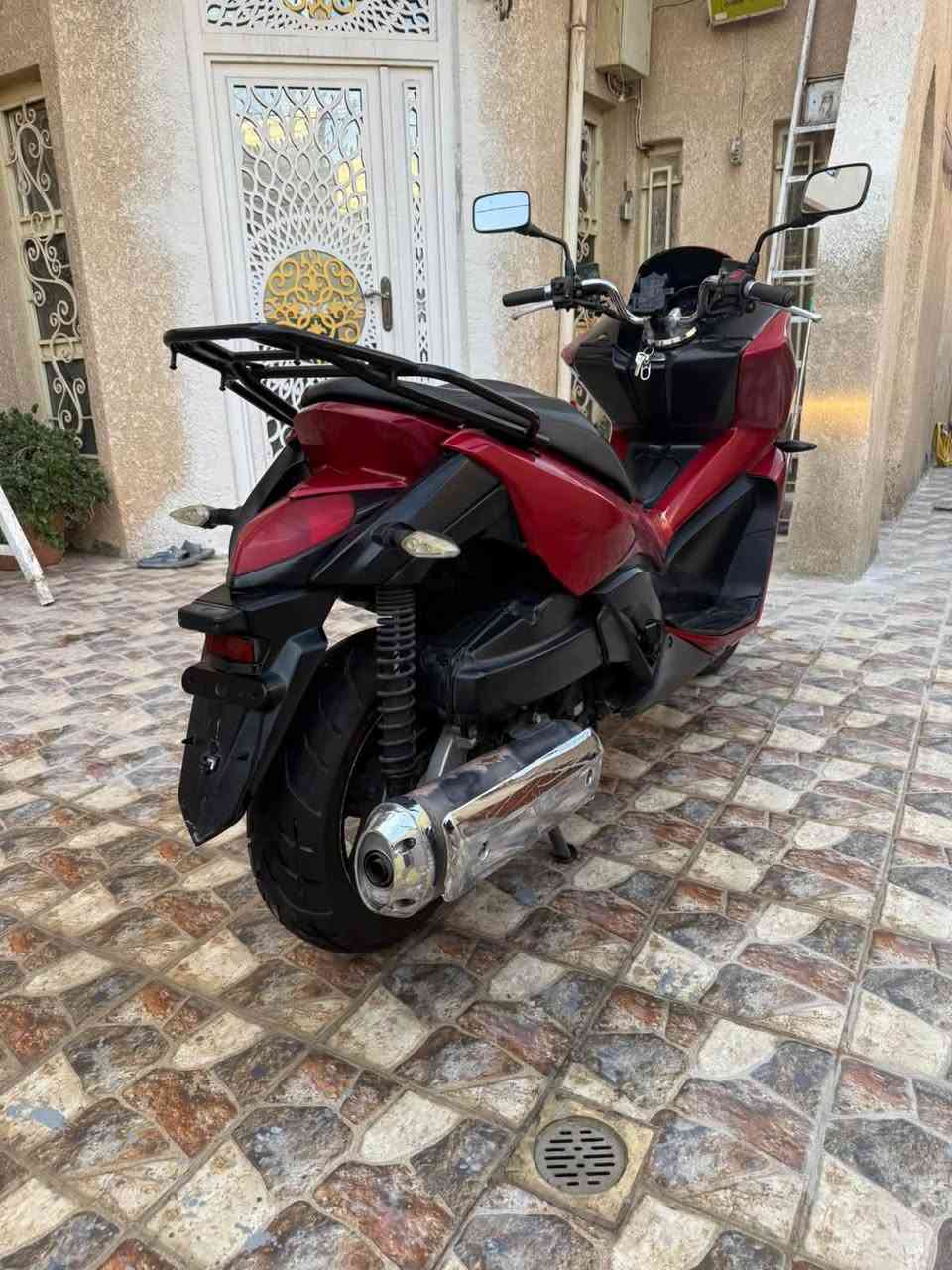 اللهم صل على محمد وآل محمد
السلام عليكم 
دراجه فاز مكينه ربع 250cc
دراجه مكينه مكفوله كفرات نضيفه مكينه نشطه 
زنون بلادي من الرمبه 
لون مميز اوراق
دراجه مابي اي مشكله مكينه ممفتوحه ولا ملعوب بيها 
السعر مليون و٣٥٠ وشوف اسعارها وبيها مجال بعد المعاينه 
مكاني الكوت مركز المدينه 

للستفسار الاتصال على هذا رقم

***********
