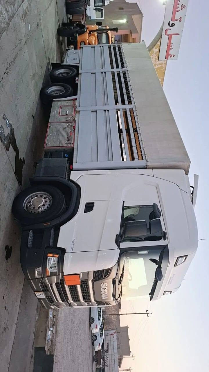 الشكل الجديد حجم 450 R
فول مواصفات 
كفاله عامه تخم تاير كله جديد
السياره تك تاير بسنويه
بدي جديد بريص 480 ستندر 750
ثلاجه ومطبخ سوريات 
سياره بسمي كبل تحويل السعر ع الخاص 
***********
***********
