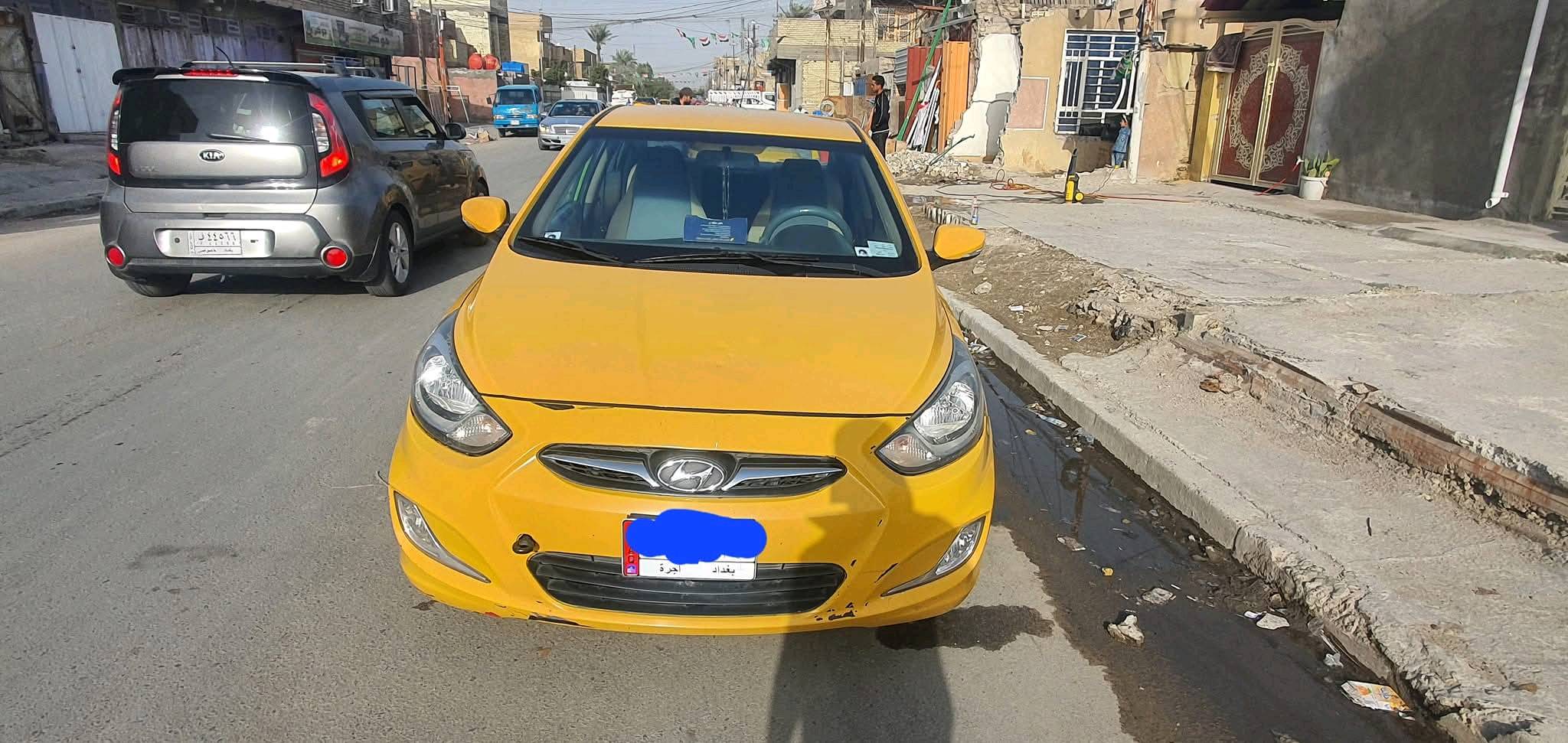 اكسنت لبيع مديل 2014 محرك 1400 قتصادي وارد خليجي بيه رصعه بسيطه مثل ما وضح بصوره كله مكفوله سياره ما عده كير بي خلل محرك خير من الله سعر 70$ بيه مجال العنوان بغداد حي نصر التوصل على رقم *********** لحد يكسر بحلا ناس