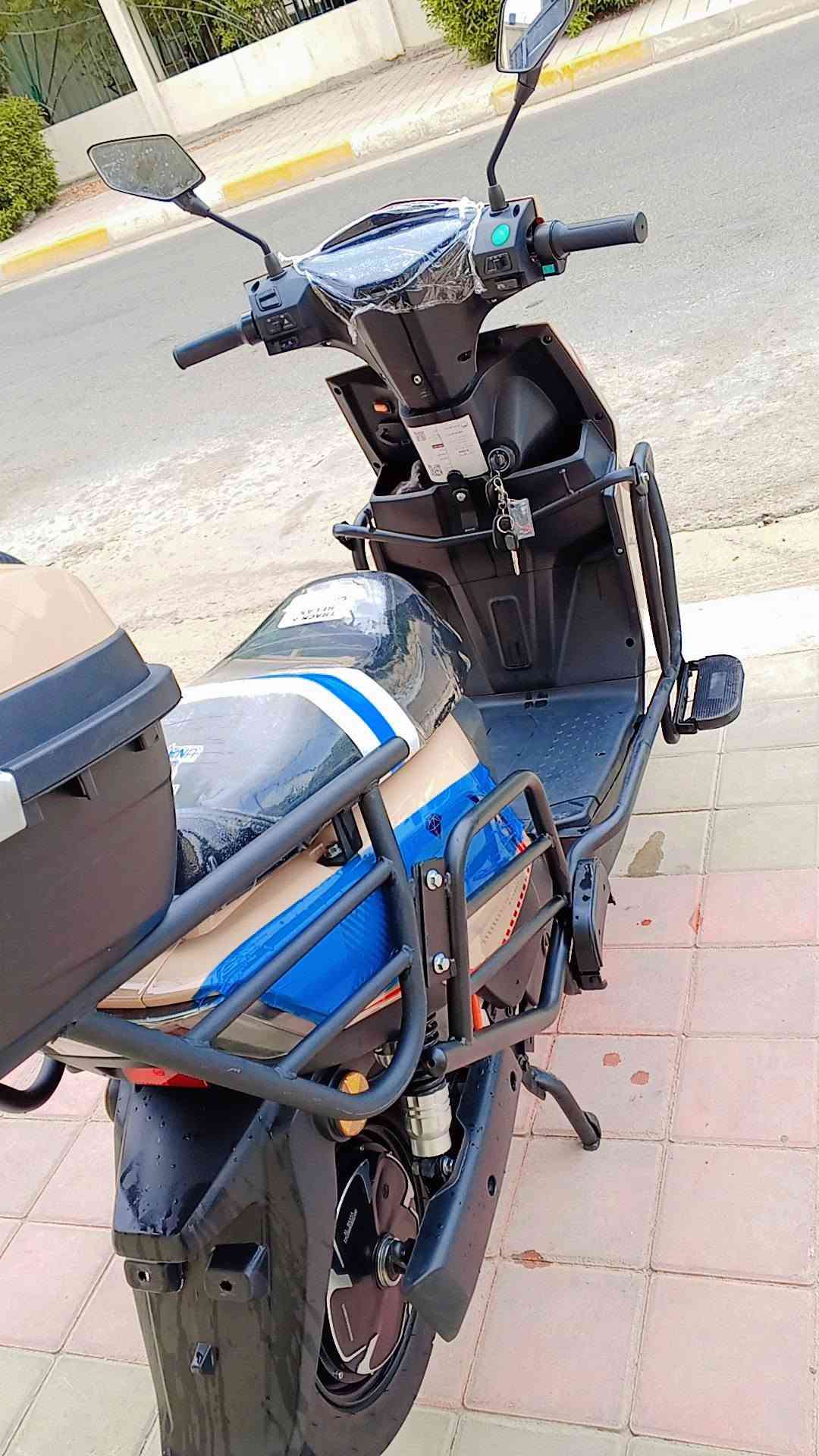 السلام عليكم
من رخصت الادمن عندي موطور شحن للبيع شبح شركت الماسه موديل 2026   الموطور بعده جديد بل لايلون مستخدم شي قليل حيل بعدها جديده اخت الزيرو ماشيه شي قليل حيل بعدها على وضع الشركة ما بي إي نقص ولا عيب الموطور بعده جديد بل لايلون مستخدم شي قليل حيل بعدها على وضع الشركة دراجه بعدها اخت الزيروووو عل فحص وعل ضمان دراجه بعدها جديده 
       (((الموطور كله عل فحص وعل ضمان)))
الموطور فول مواصفات لايتات زنون عالي وناصي 
اشاير يمنه ويسره ودبل اشاره 
4سرع سرعته 99 ونضام بك Rرجوع إلى الخلف 
تثبيت سرعه امبيثريد مدخل شحن سريع منفذ يوسبي 
الموطور بعده جديد أخو الزيرووو عل فحص وعل ضمان 
الموطور كله بلادي ماصاله شهر  بعده جديد أخو الزيرووو 
الموطور استلام من جمعيه قبل سبوعين تجي وشوفه بعينك وتفحص وين متريد دراجه بعدها جديده وبلاديه
السعر 700 الف وبيها مجال الشراي المكان داخل الرمادي الاستفسار على هاذا الرقم ***********اتصال فقط
