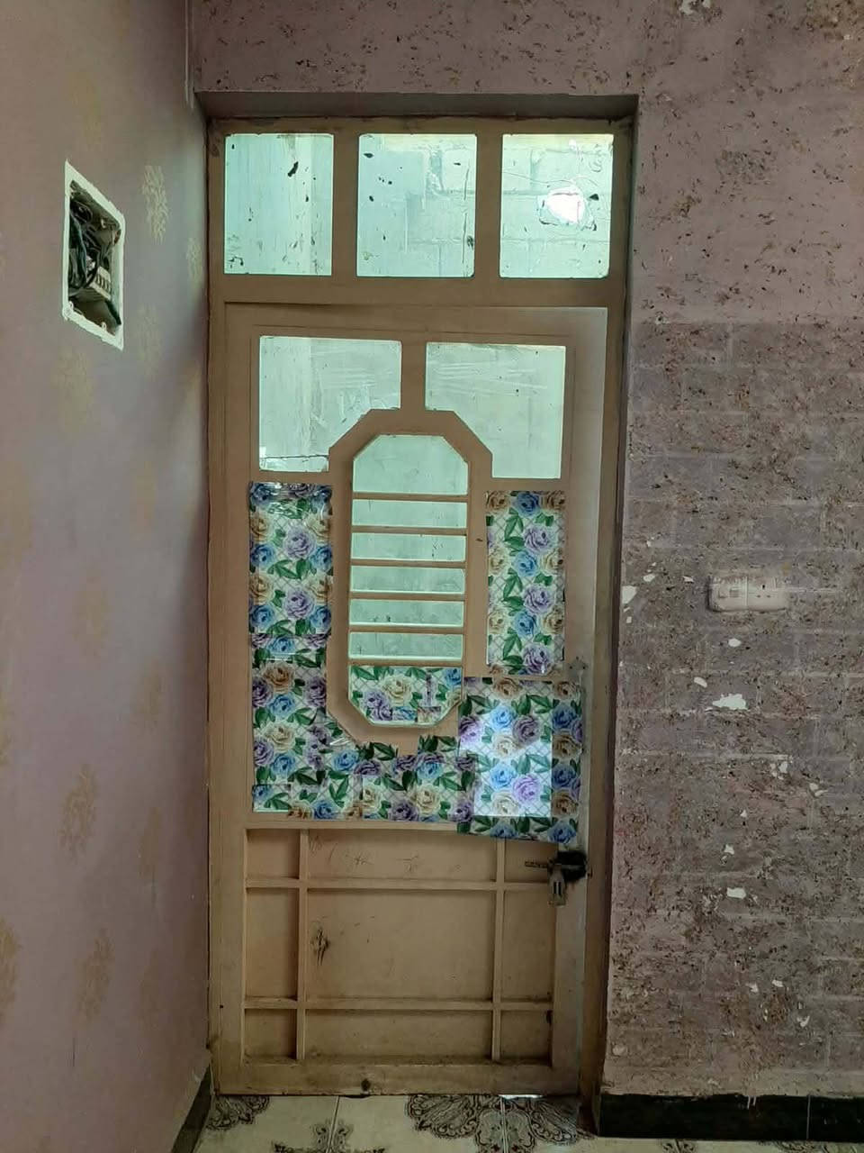 بيت للبيع
المساحة/ 175م 
الموقع / حي الارامل  قرب السيطره اول فرع ع اليمين 
مقابيل البير 
طابو زراعي سند 25
السعر 65 وقابل للتفاوض
للاستفسار الاتصال بالرقم ***********
