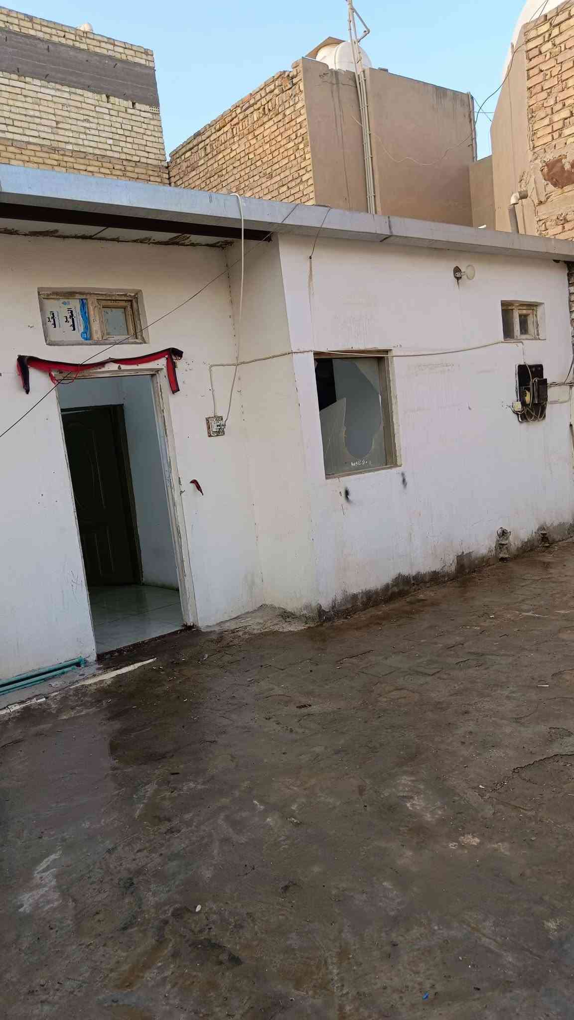 بيت للايجار • طابق ثاني • حي الكرامه