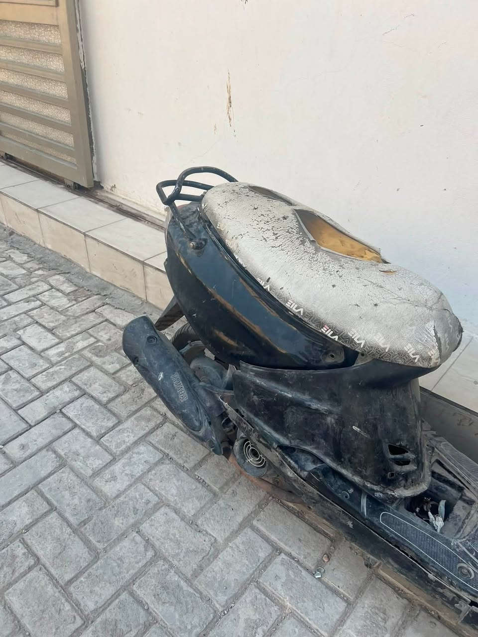 سلام عليكم دراجه كوم حديد ابيعها هيا تشغل مابيها شي بس رادلها ترتيب مكاني الطوبجي يم المرور الطوبجي 125
***********
