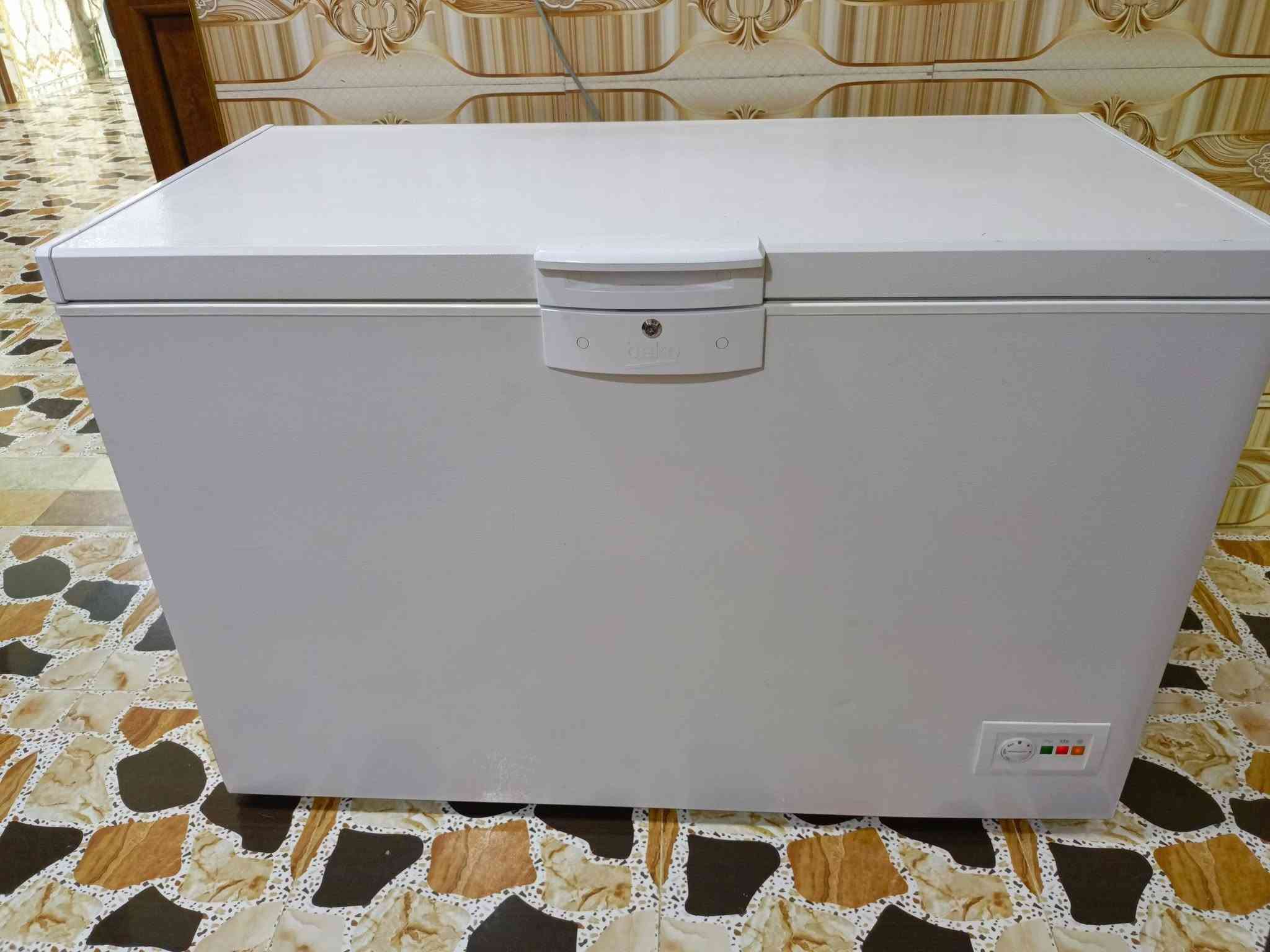 مجمده البيع الحجم الكبير جاهزه استخدام قليل هيت حي البكر الشرقي مكلف بالنشر السعر 350000هاتف ***********
