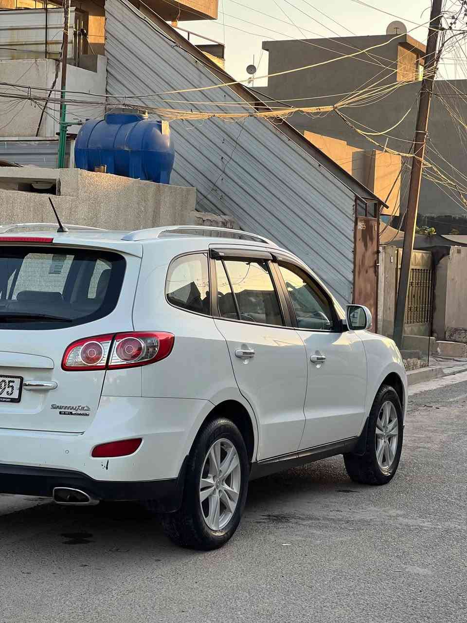 السلام عليكم 🌹
🚘 هيونداي سنتافي 2011 خليجي للبيع

🔹 المحرك: V6 — 3.5
🔹 الدفع: 4×4
🔹 الممشى: 208,103 كم
🔹 الملكية: باسمي — رقم بغداد مشروع وطني
🔹 التحويل: ثاني يوم
🔹 الحالة: مكفولة من الضربة والصبغ والشاصي

✨ المواصفات:
✅ 7 ركاب
✅ فتحة سقف Slide Roof طكتين
✅ داخل جلد
✅ شاشة
✅ كاميرا خلفية
✅ حساسات خلفية
✅ دشبول صاج
✅ تحكم ستيرن
✅ إشارات بالمرايات
✅ 3 قطع تبريد، والقطعة الأخيرة تحكم

📍 بغداد
📱 واتساب: ***********

