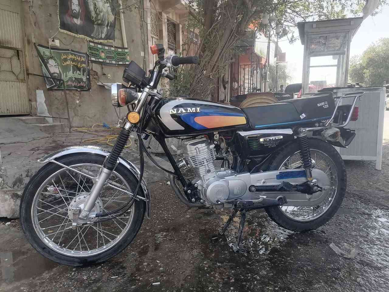 السلام عليكم لل البيع  دراجه نامه   الشاصي مديل 22 ارشه ومحور بوري نامه  غراض كله شلامجه شرط وكله جديد مكينه صارله اسبوع مشدوده شبه الشلامجه ماكو اي اختلاف يعني شلامجه السعر 850وبيه مجال مكاني السماوه رقم تليفوني وتساب انتصال اي شي ***********
