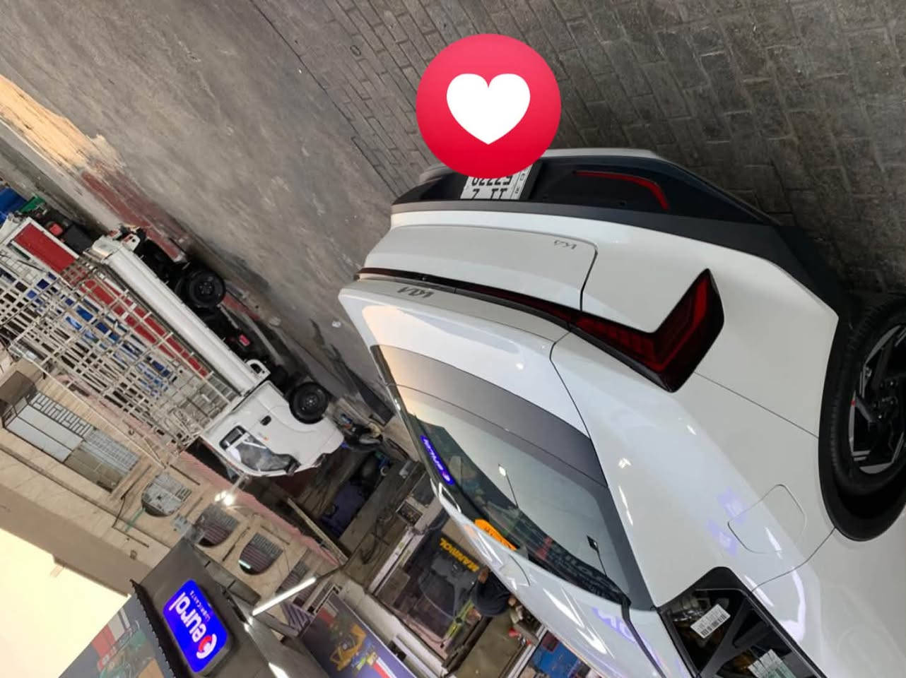 السلام عليكم كيا K4 للبيع 2025 خليجي الدولية مكفولة مواصفات المعروفه محرك 2000 دوش السيارة داخل الضمان رقم بغداد باسمي السعر 188 وبيها مجال ***********
