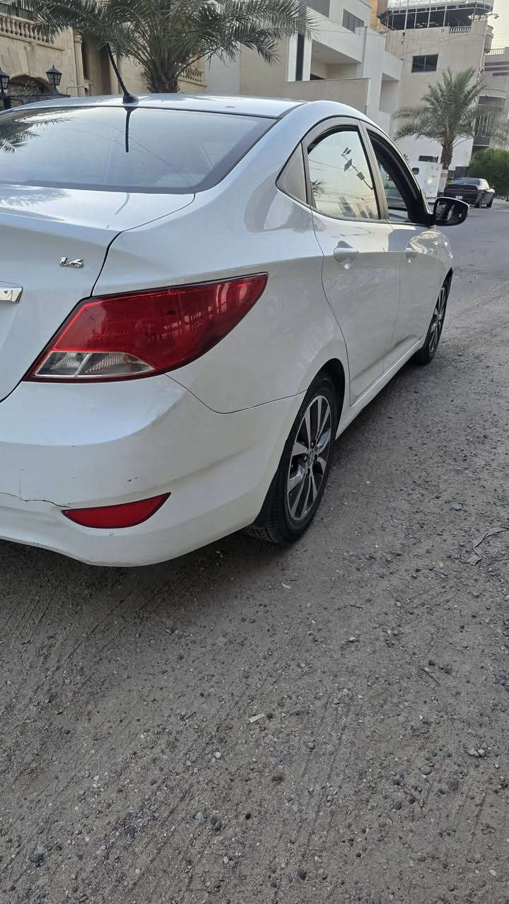 سلام عليكم 
اكسنت موديل ٢٠١٦ لون ابيض خليجي
رقم بغداد  مشروع وطني
شاشة وفتحت سقف
السيارة مابيه صبغ ابدا ولاضربة فقط تكحيلات بالدعامية
ماشية ٩٣ الف حقيقي
تخم تاير جديد 
تبريد جيد جدا 
المحرك والكير والصدر بحالة ممتازة 
معروضة ب ١٠٨ ورقة وبيها مجال بسيط
 للاستفسار : ***********
