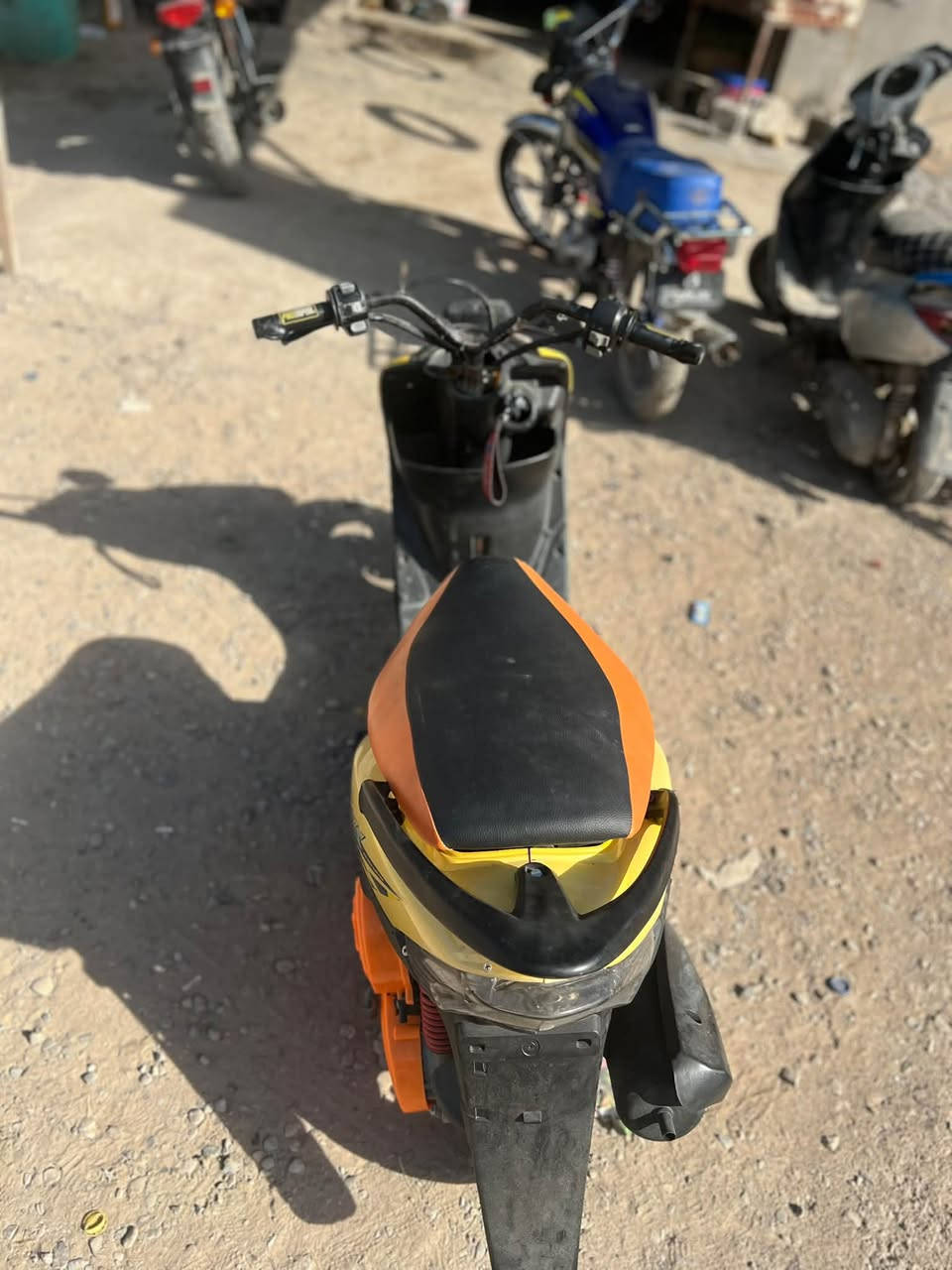 ماكس عدله للبيع مزودة شي بسيط نضيفه كامله مكمله او غراضه موجودة لايت او دشبول
لسعر 450 او بيه مجال لرقم ***********ما متواجد على لماسنجر  لمكان شهربان
