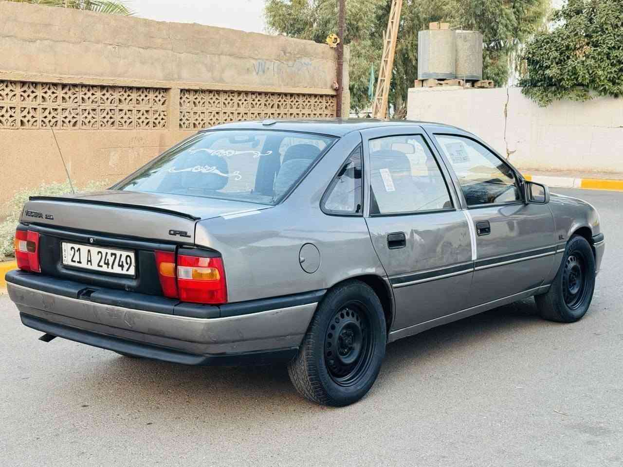 اوبل فكترا للبيع
رقم سليمانيه سنويه ورقم كلها جديد شرط التحويل 
محرك كير ومحرك شرط لاصرف ولا بخار
كهربائيات وتخم تاير وصدر امامي وخلفي كلها جديد
سياره مكفوله شرط عل بلاد سياره بدون ضربه وبدون خياس
السعر 38
***********
