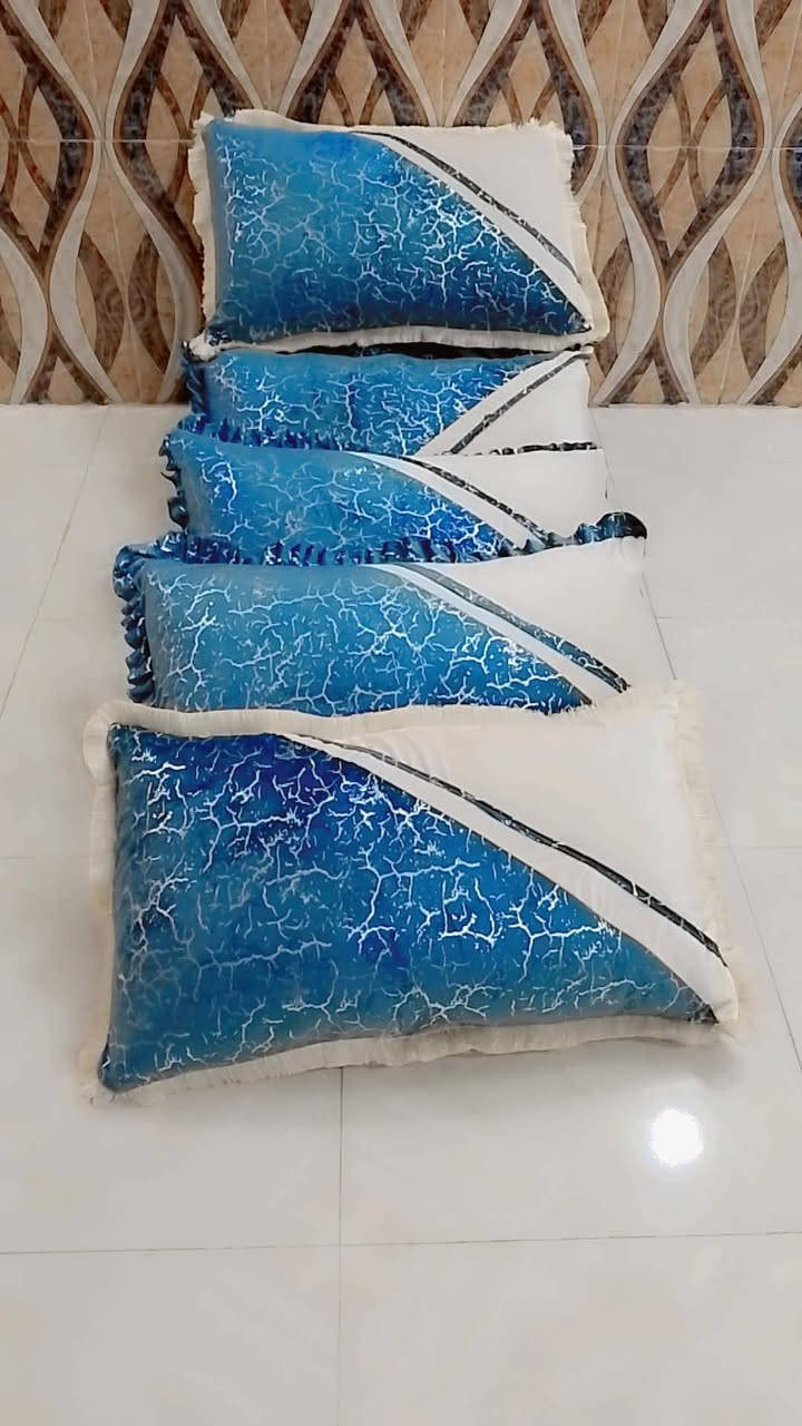 خياطه الرحمه *********** التواصل على الرقم

نص مكتوب في الصور:
- خياطه الرحمه
