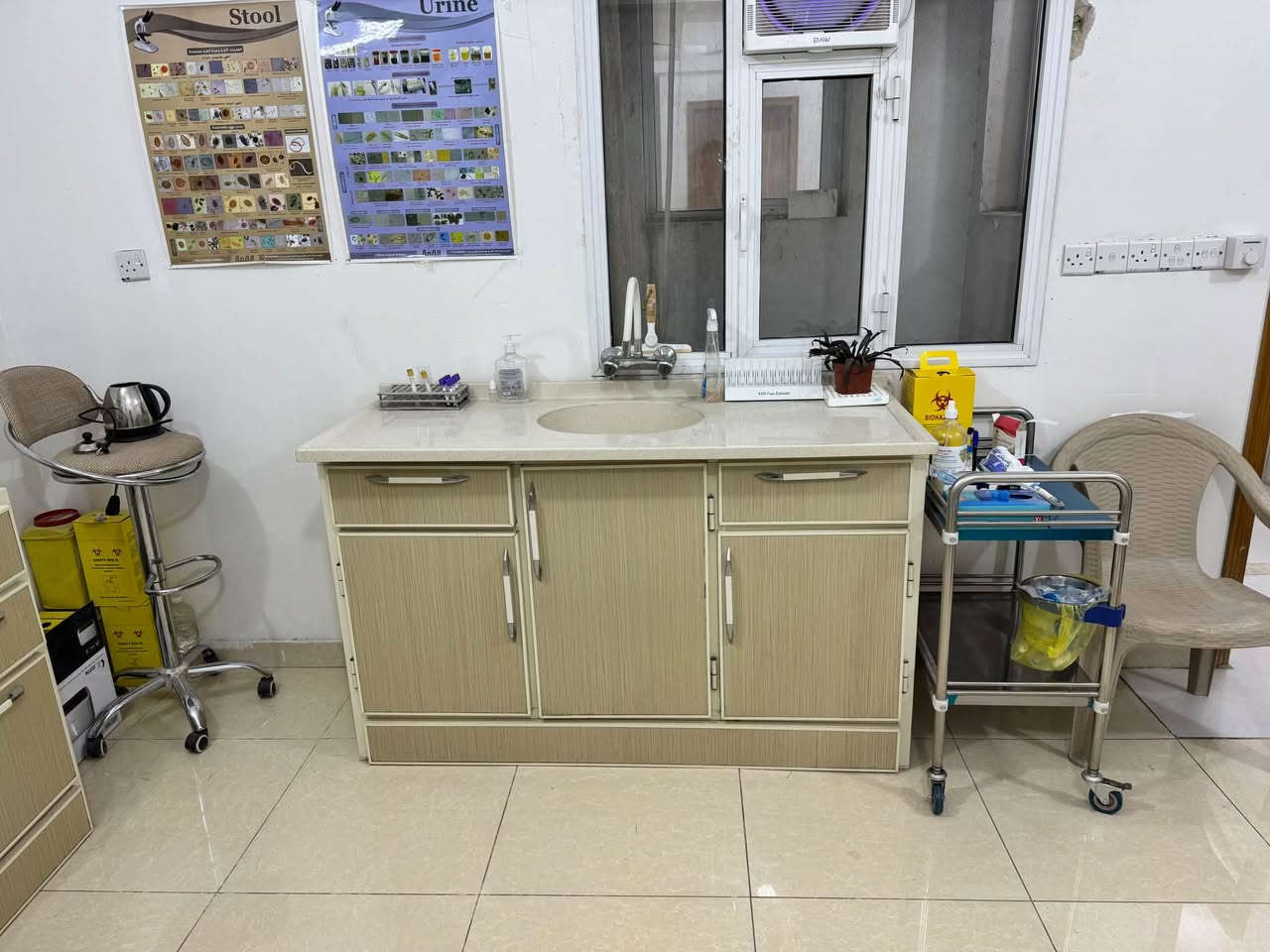 اثاث مختبري جديد للبيع في محافظة كربلاء اثاث كله نظيف اخو الجديد للتواصل الاتصال بالرقم *********** او التواصل واتساب ***********

