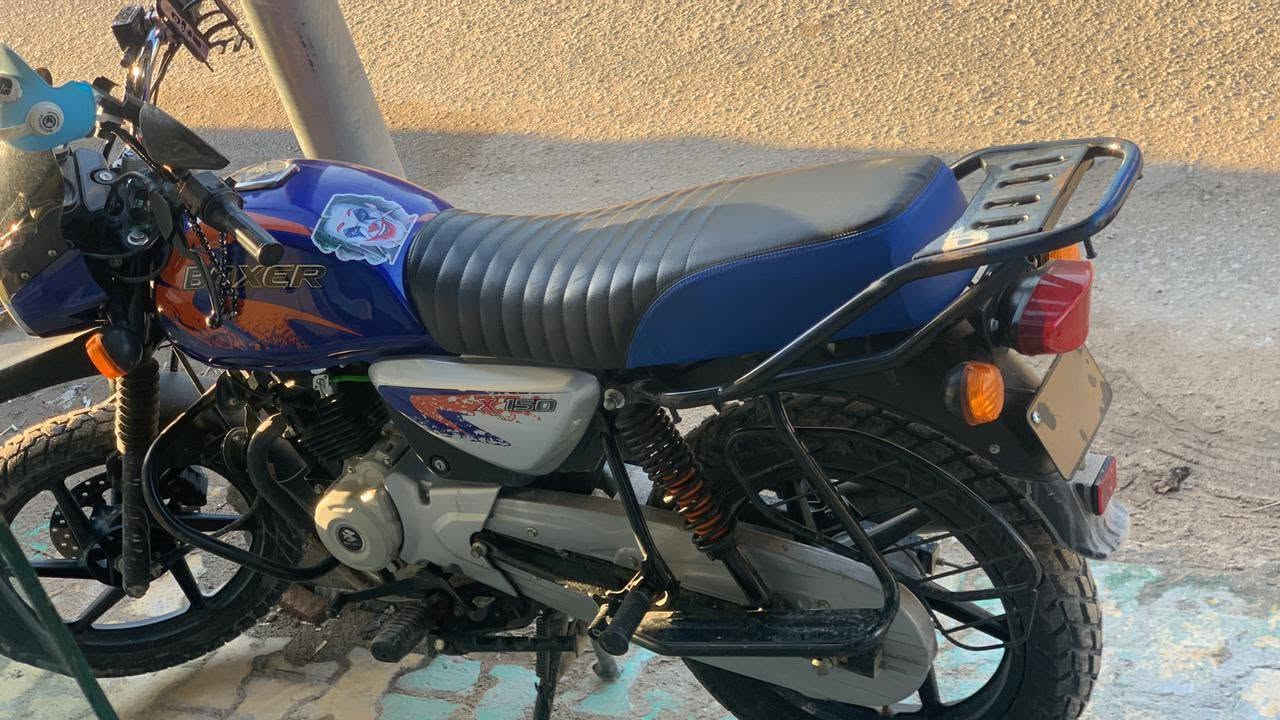 سلام عليكم دراجه بوكسر موديل 23طالعه بشهر8شرط  نضيفه برغي مامفتوح بيه اوراق اصولي سعره مليون و900 وبيه مجال للطيبين ***********خابر على هذا وخادم
