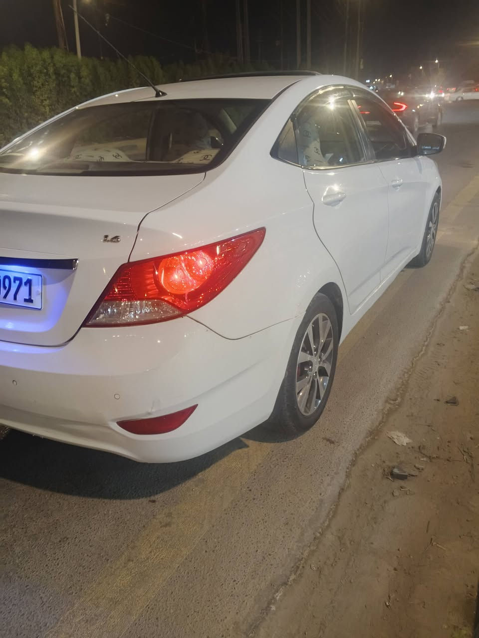 اكسنت ٢٠١٤ فول فتحه رقم دولي
محرك ١٦٠٠ بيها ثلاثة قطع صبغ بدون ضربه قويه 
محرك وكير مكفولات حداديه جديده تخم تاير جديد تبريد ثلج السعر ٨٦$ مكانه كوفه رجآ بدون خاص ***********
