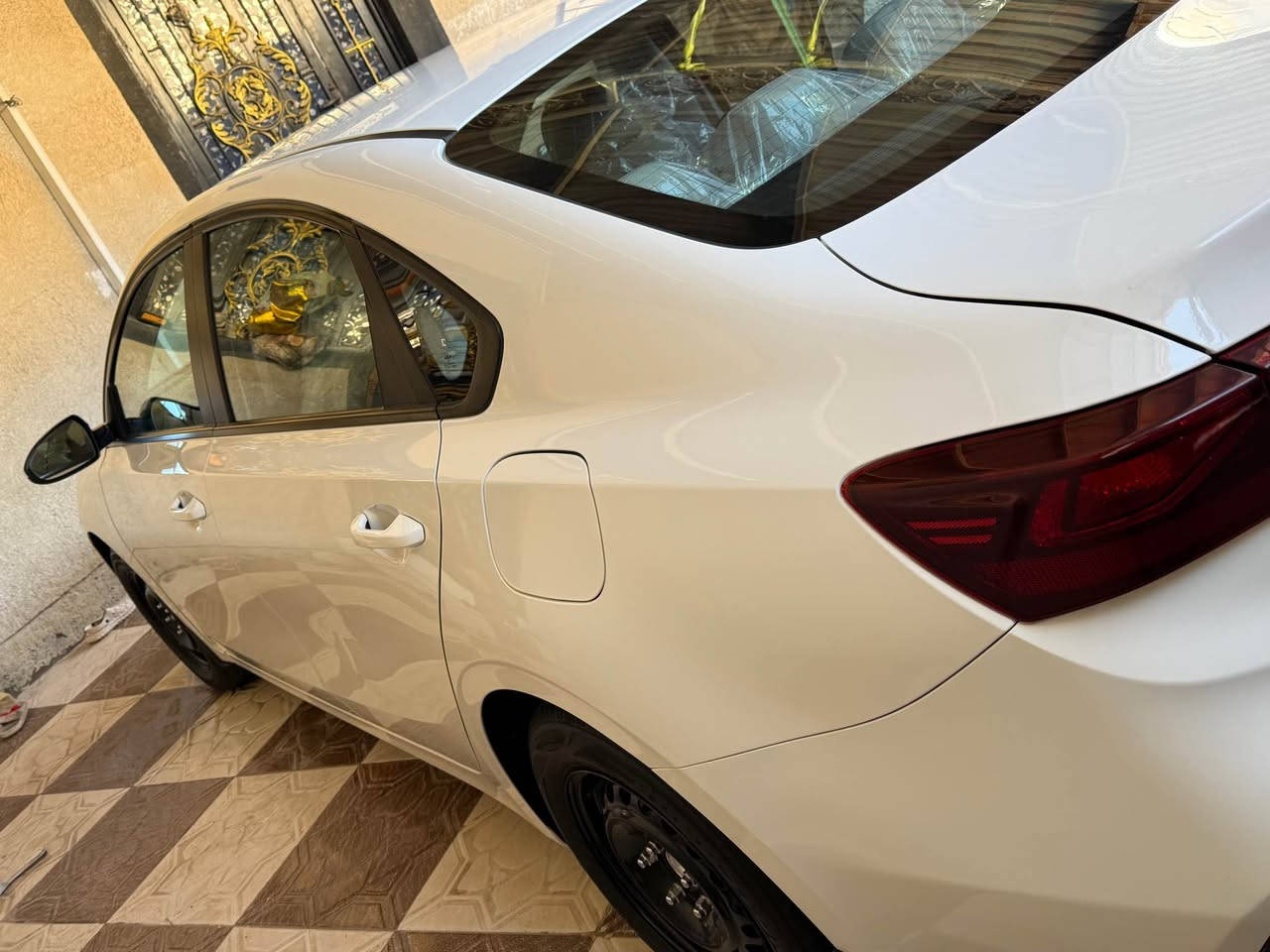 كيه سيراتو 2023 خليجي رقم اربيل مكينه 2000 ملاحضه بيها طحه بلباب وداير ما مسويهن مكان السياره بصره *********** Singapore
