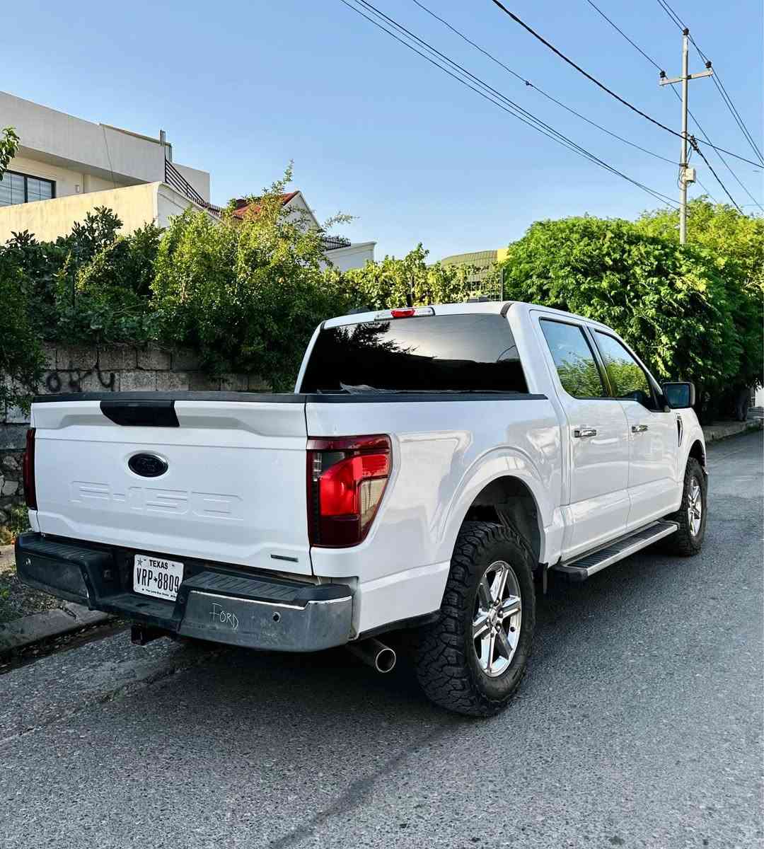 فؤرد 2025 FORD F-150 XLTمواصفات XLT شاشه ئايپادي گه وره گيچ ئه ليكتروني رادار پيش و پشت خه تي جاده  كوشين كاره با ويل كروم ده بل ئه كسل  4X4 سيارة كه بس ربع بونيت جاملغ صبغ  جمپكي پشتي هه يه به شه رط داخيلي لايت ليد چوار حه دسه  كاميرا حه ساس 6  هه زار رويشتيه 8پستن AWD  گير مكينه دبل اكسل راديته ر به رد هه موو به شه رت بيلادي سعر 279 هندك مجالي تيدايه سياره كه فحس و هه زه ي لو كرايه حازره لو ره قه م .                     
                                                                                  رقم  واتساب ***********
*********** أربيل, العراق
